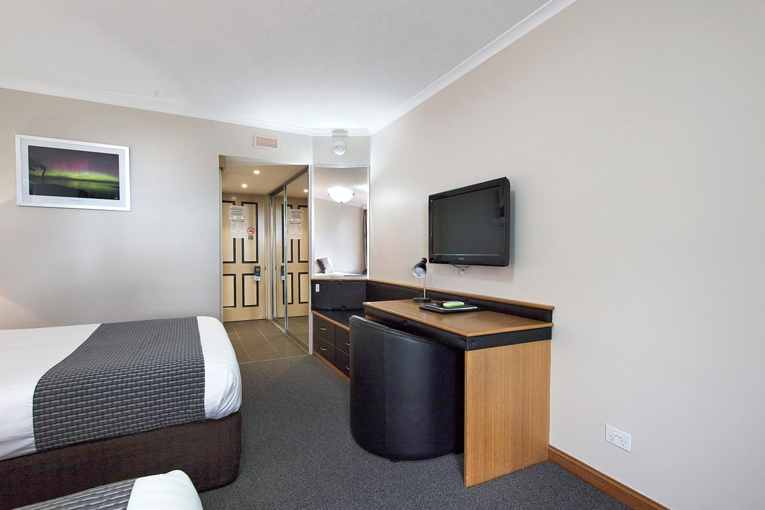Standard Twin Room - Photo 1