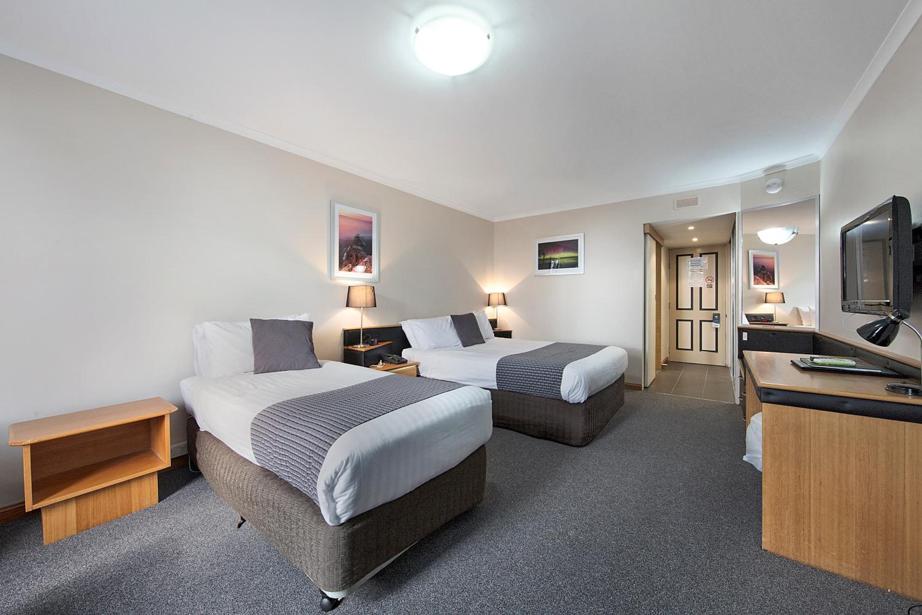 Standard Twin Room - Photo 12