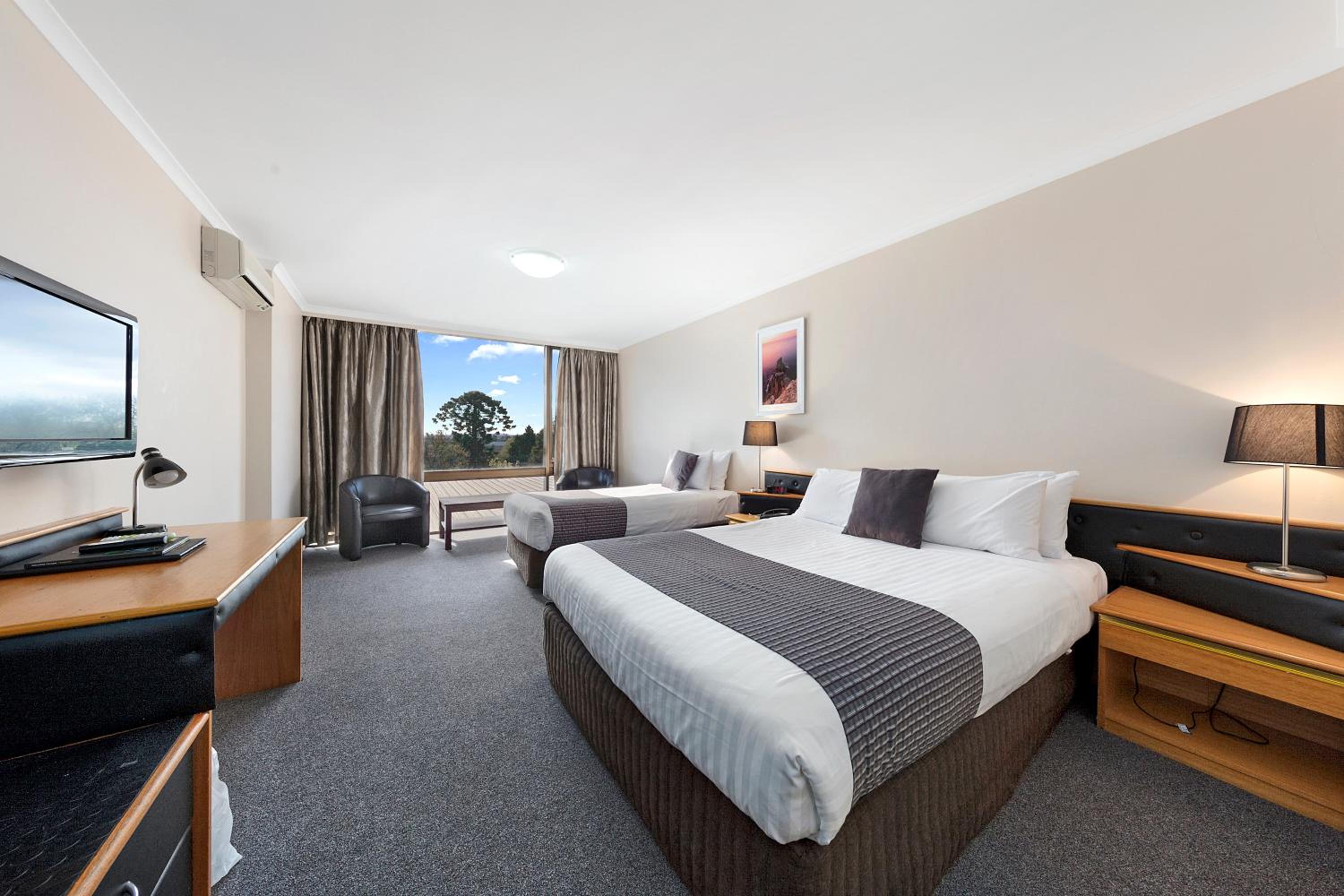 Standard Twin Room - Photo 11