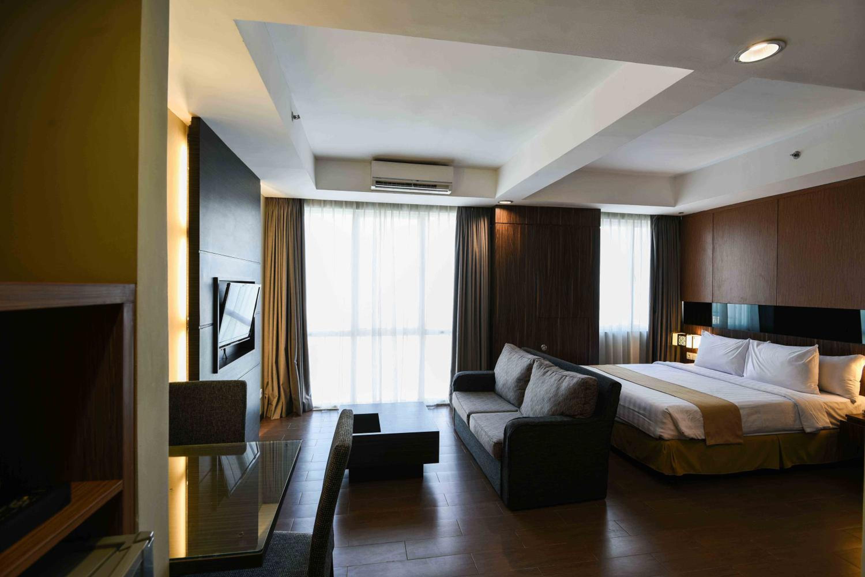 Studio Apartment - Photo 2
