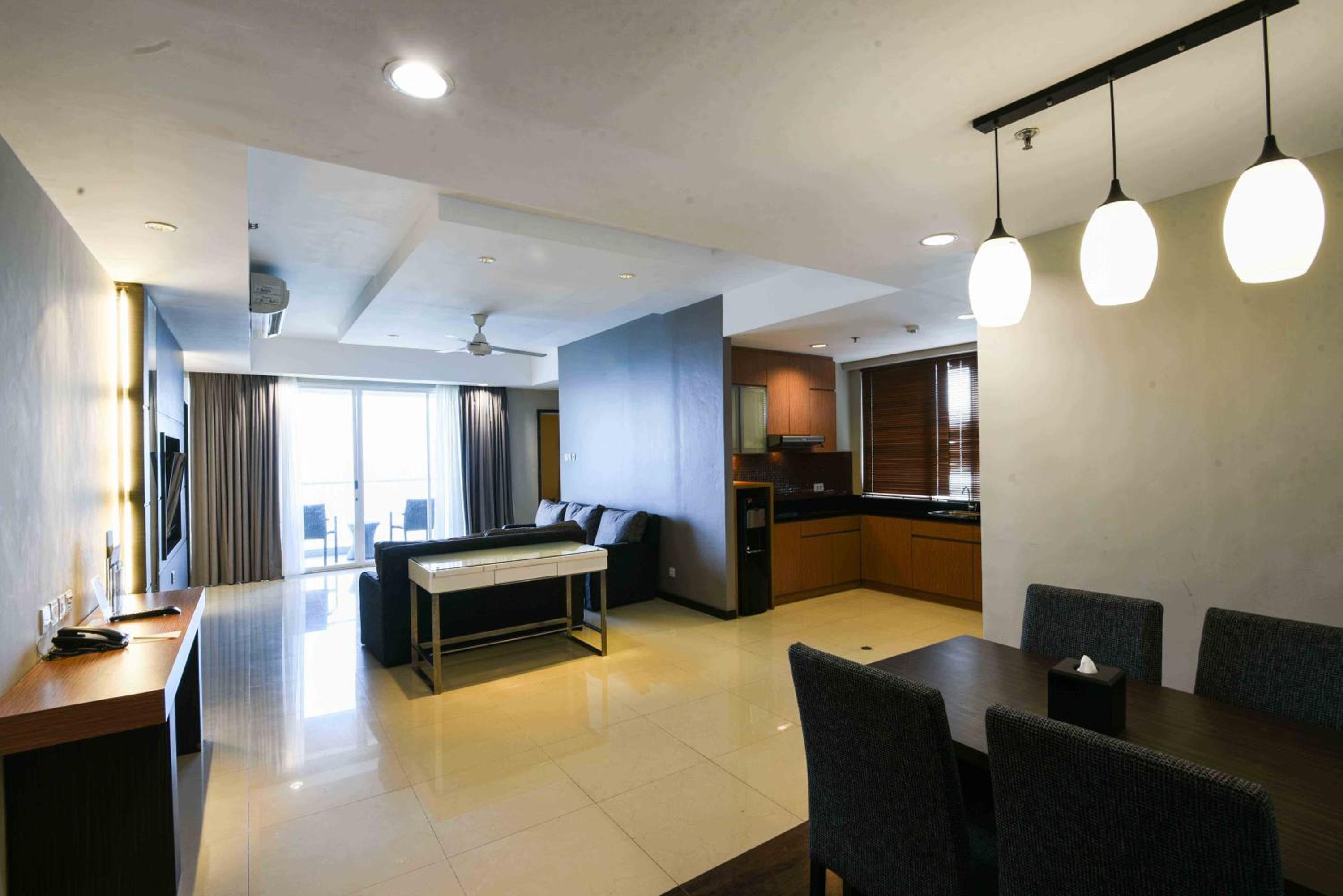 Three-Bedroom Apartment - Photo 4