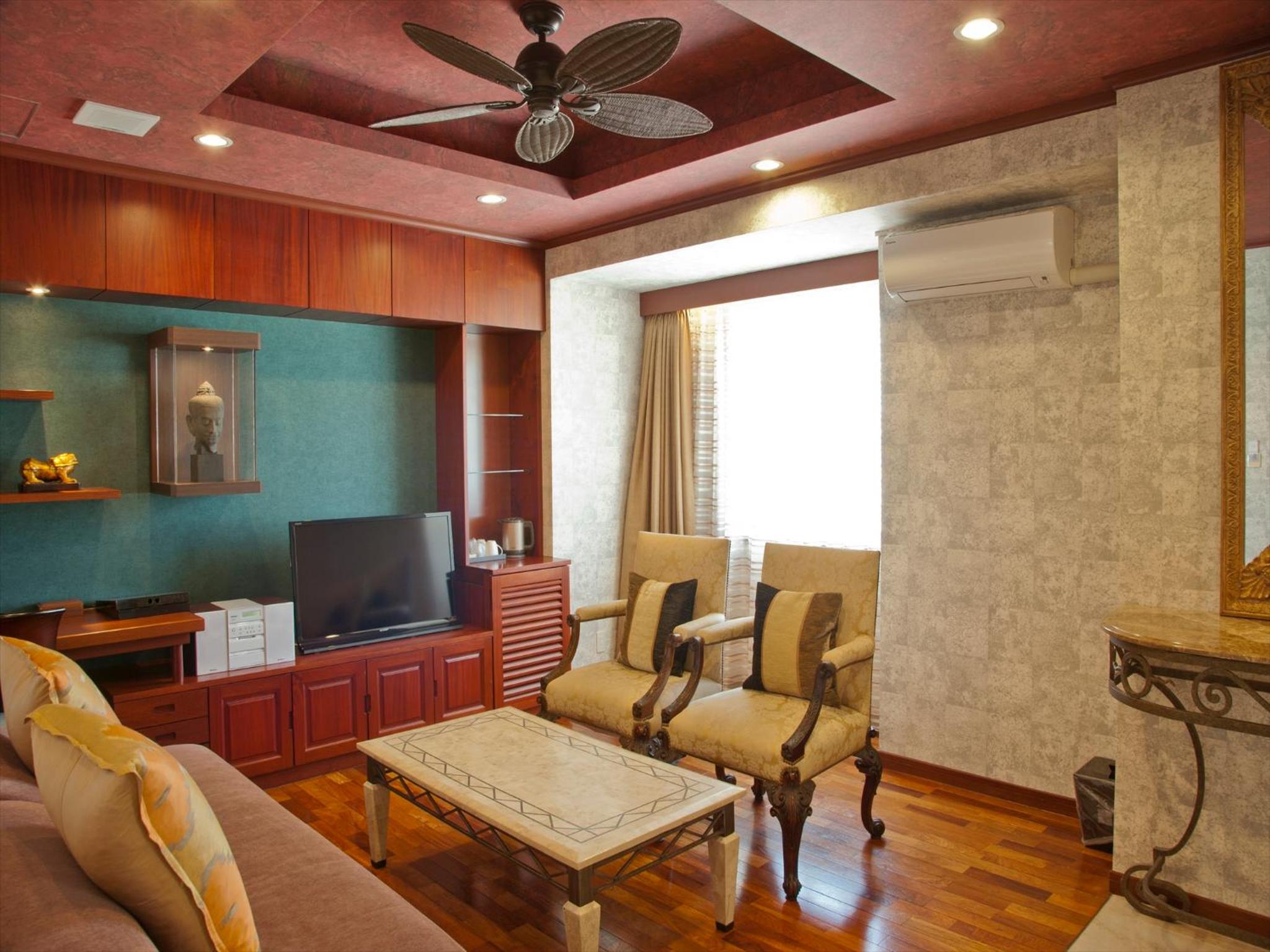 Suite with Sofa Bed - Non-Smoking  