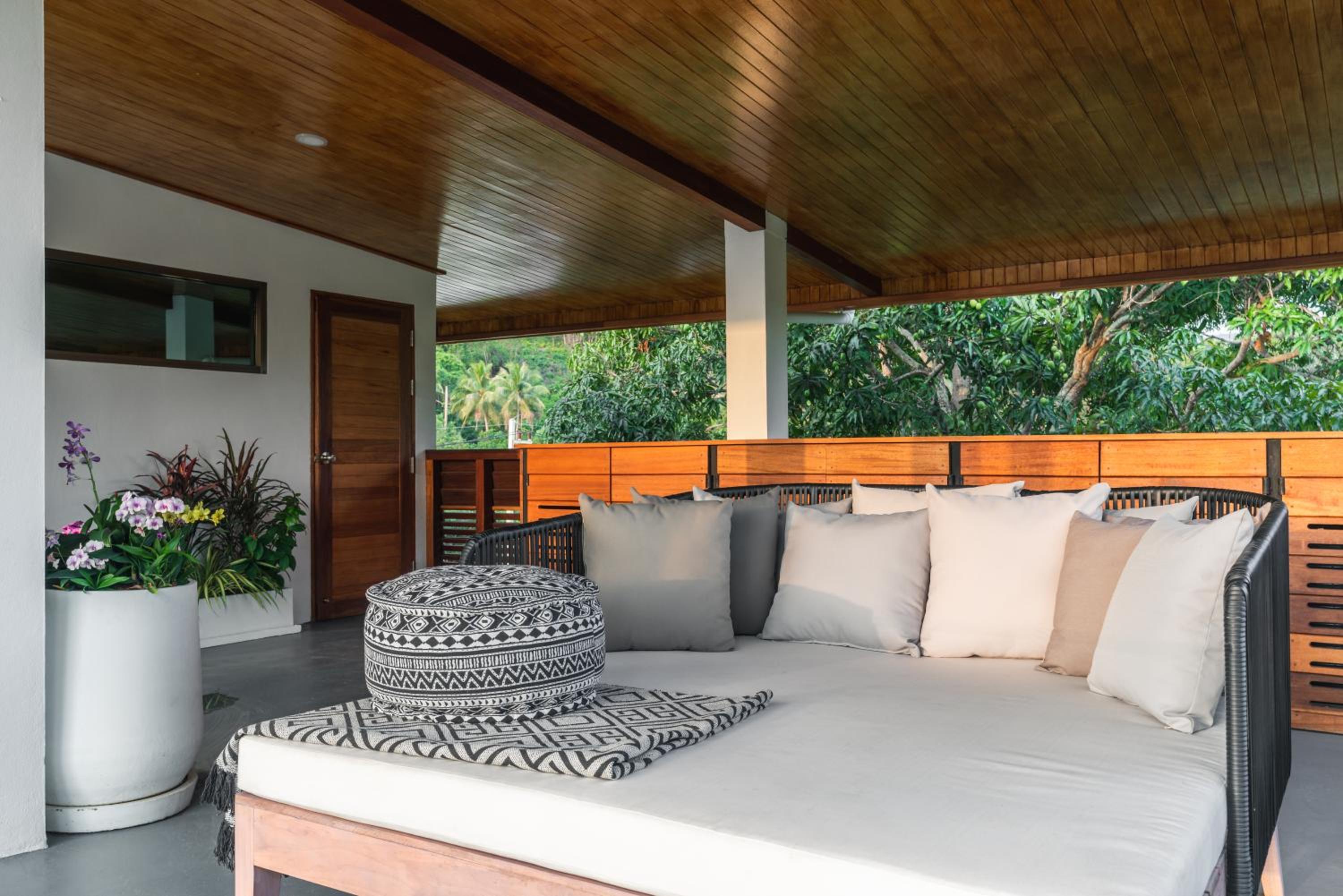 Two-Bedroom Villa - Photo 9