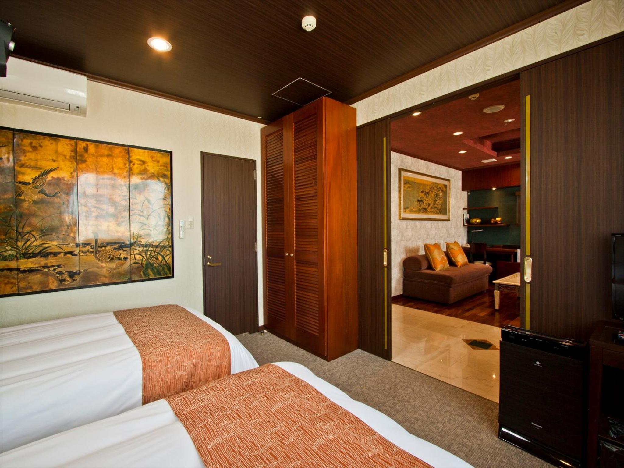 Suite with Sofa Bed - Non-Smoking