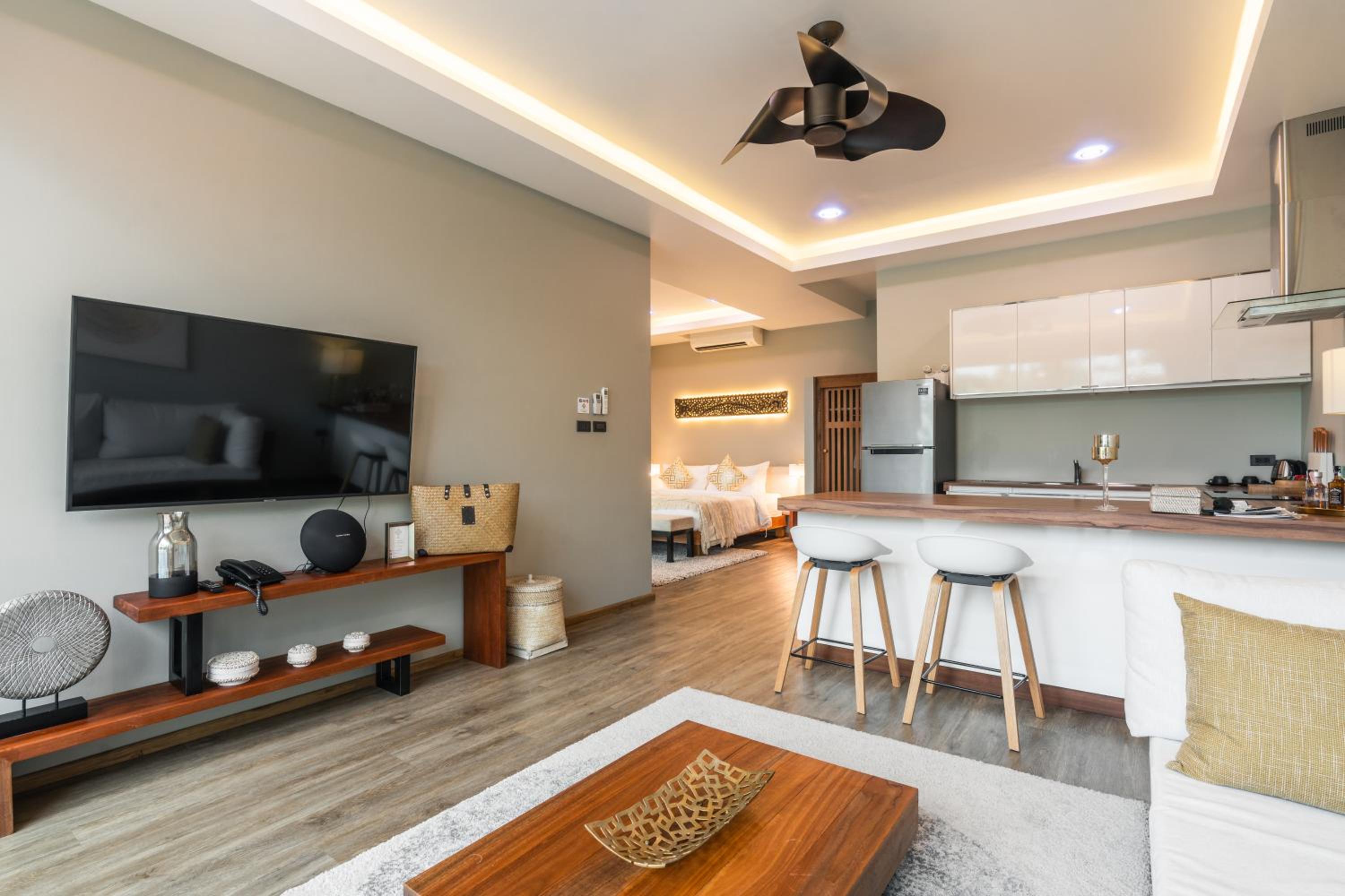 One-Bedroom Villa - Photo 12
