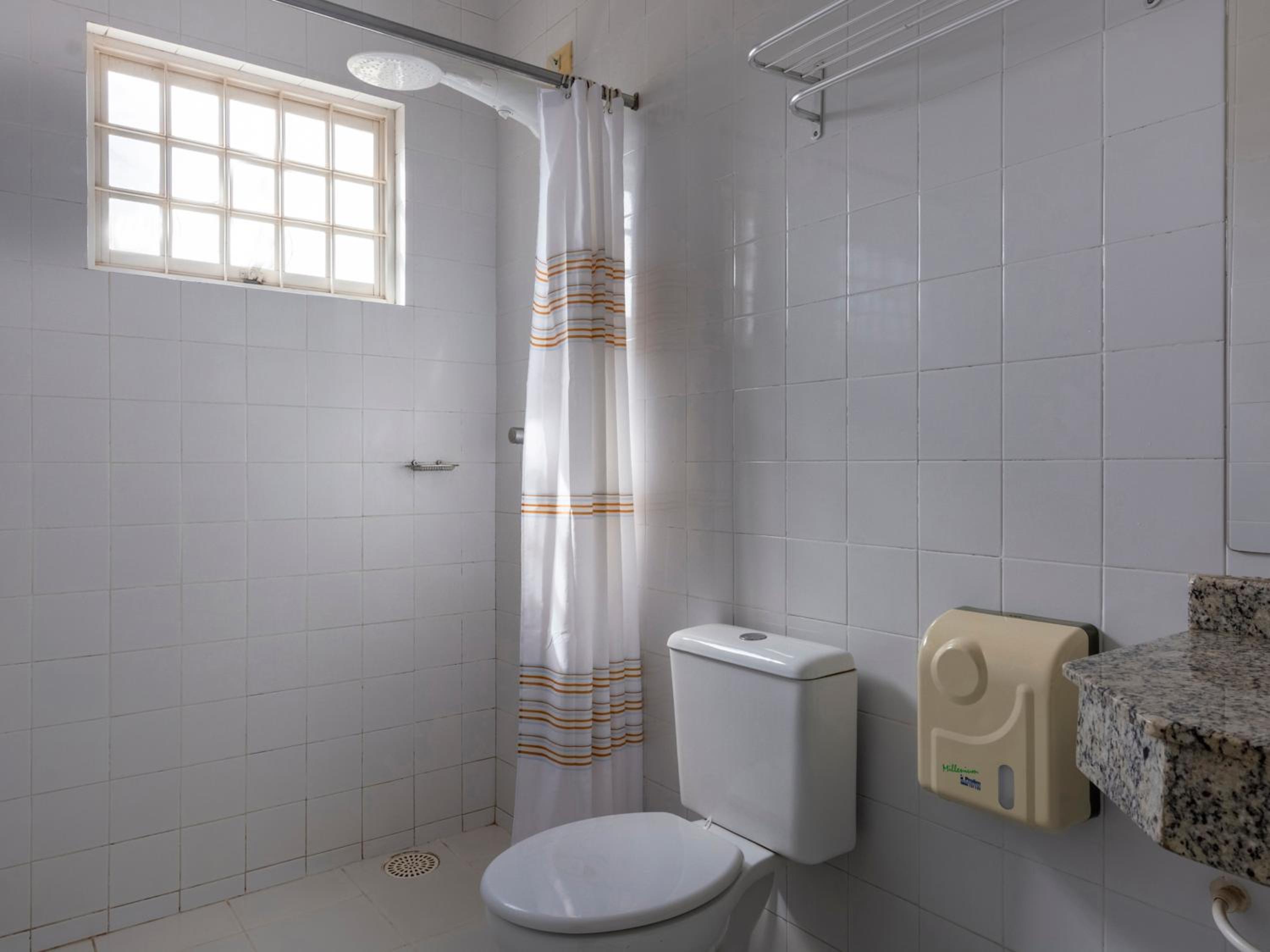 Twin Room - Photo 4