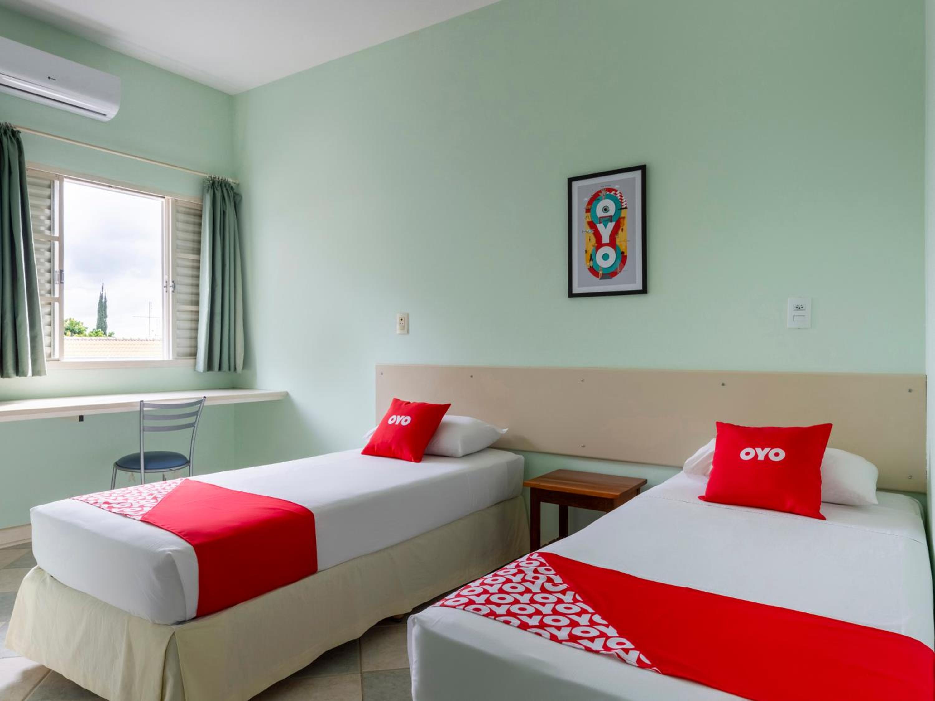 Twin Room - Photo 2
