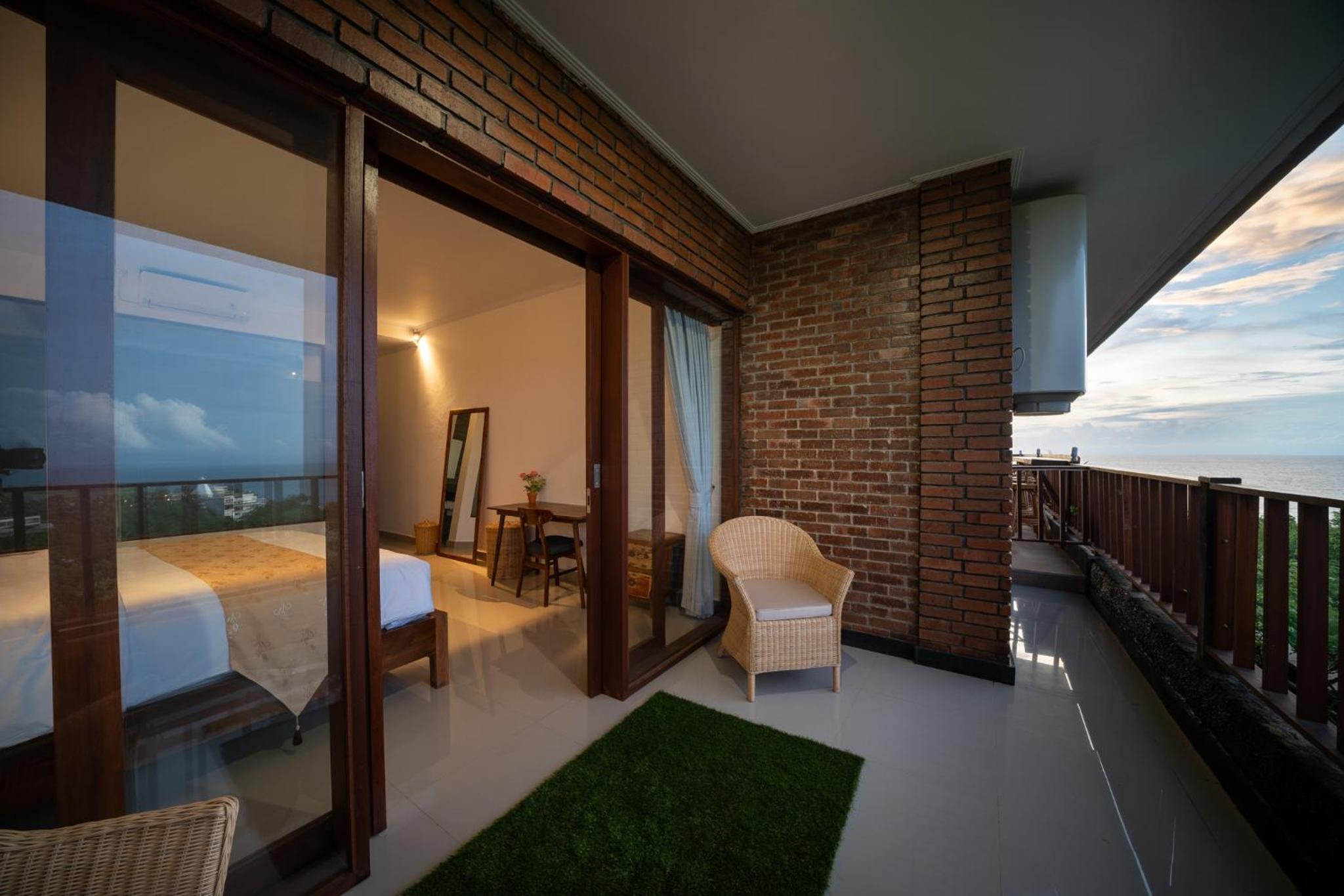 Deluxe Double Room with Sea View - Photo 8