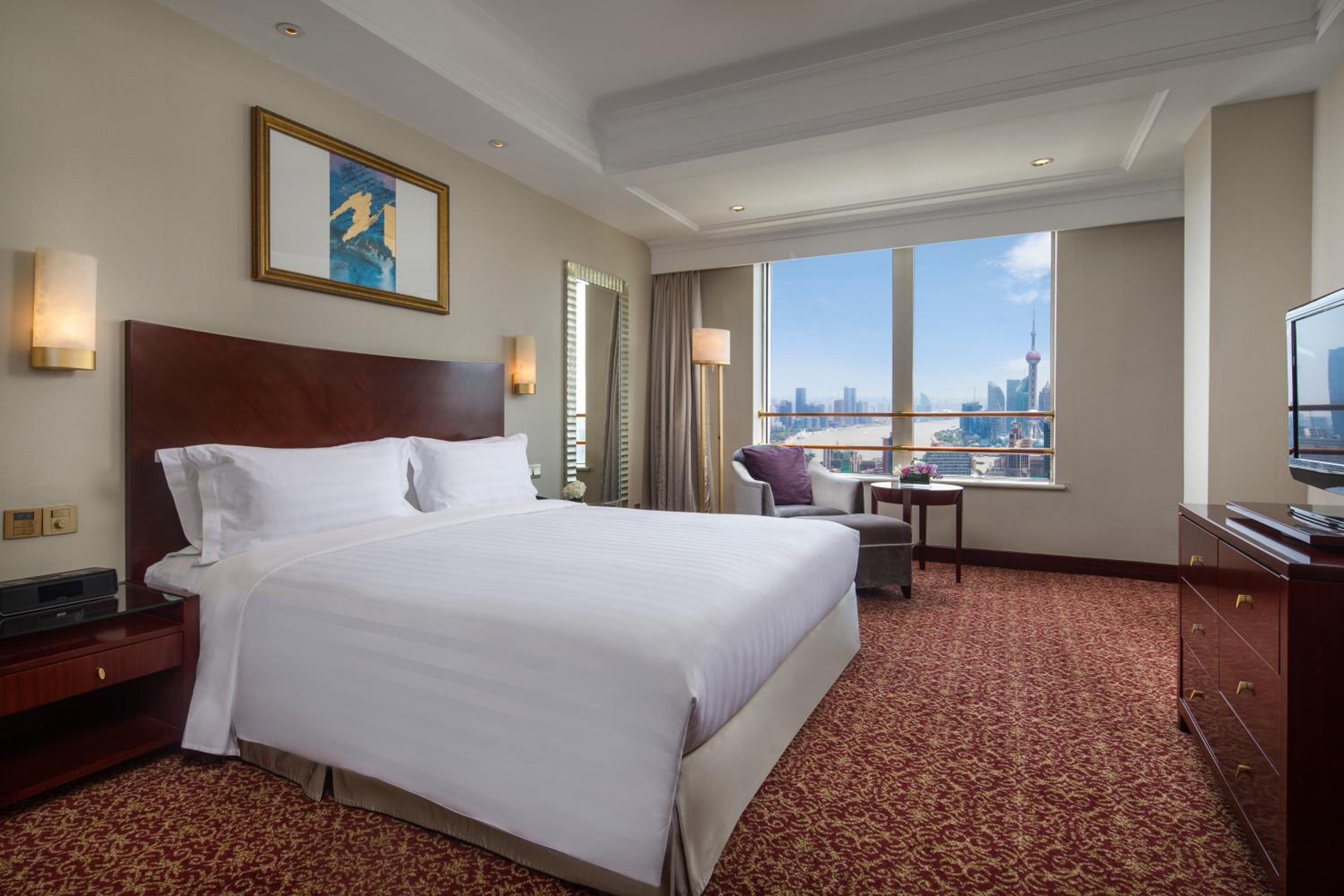 Junior Suite with Park View thumbnail 6