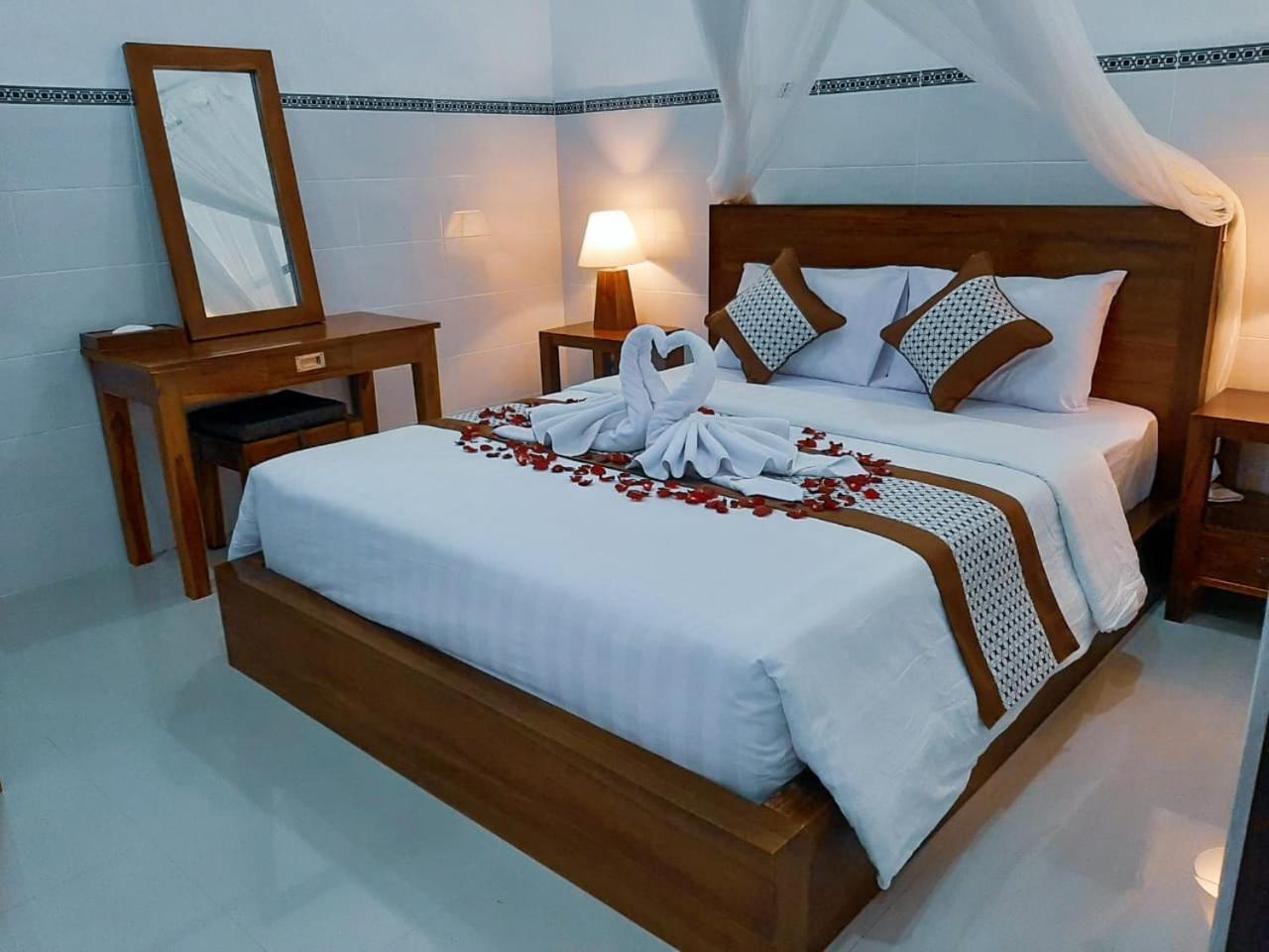 Three-Bedroom Villa - Photo 13