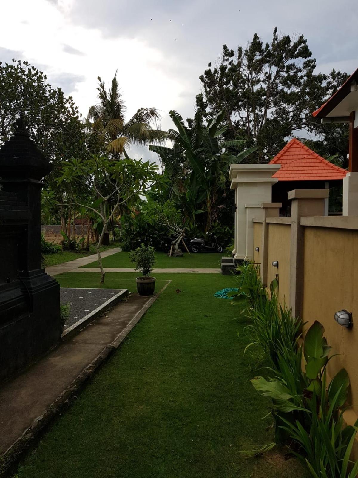 Three-Bedroom Villa - Photo 7