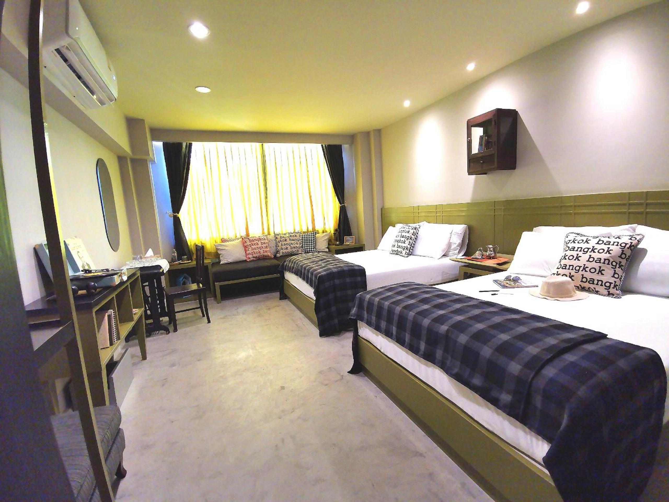 Family Room with Terrace photo 3