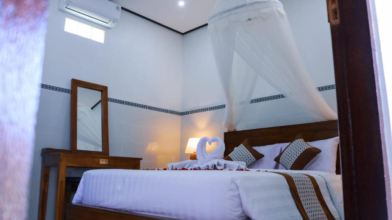 Three-Bedroom Villa - Photo 26