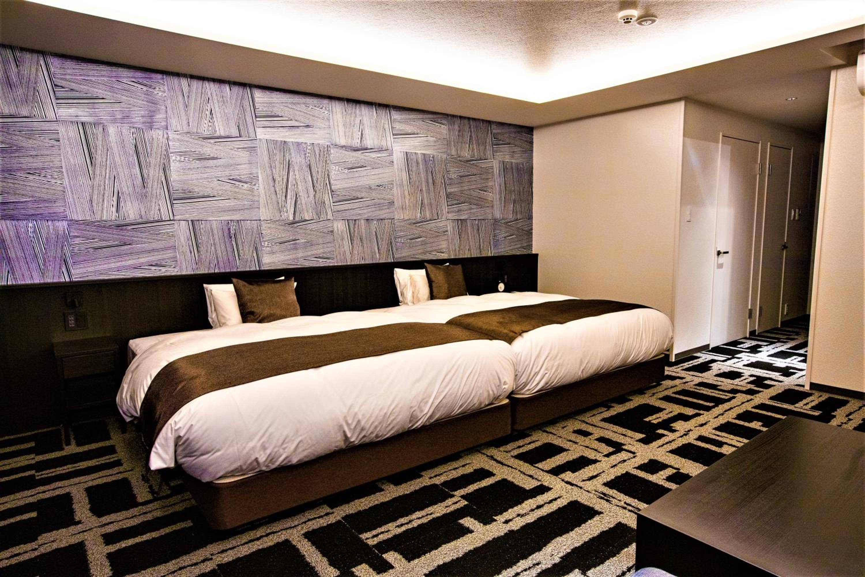Deluxe Twin Room - Photo 11