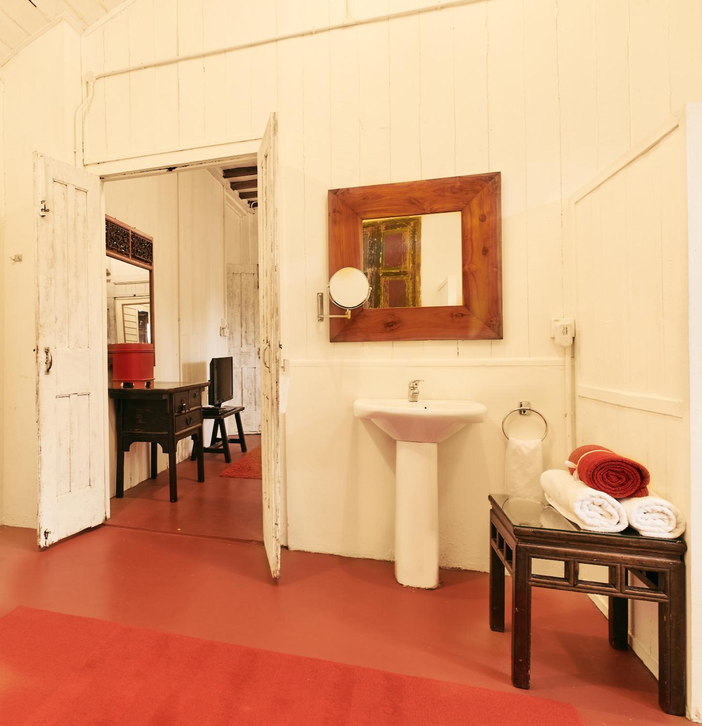 King Bed Suite - Plantation House 1 - Photo 5