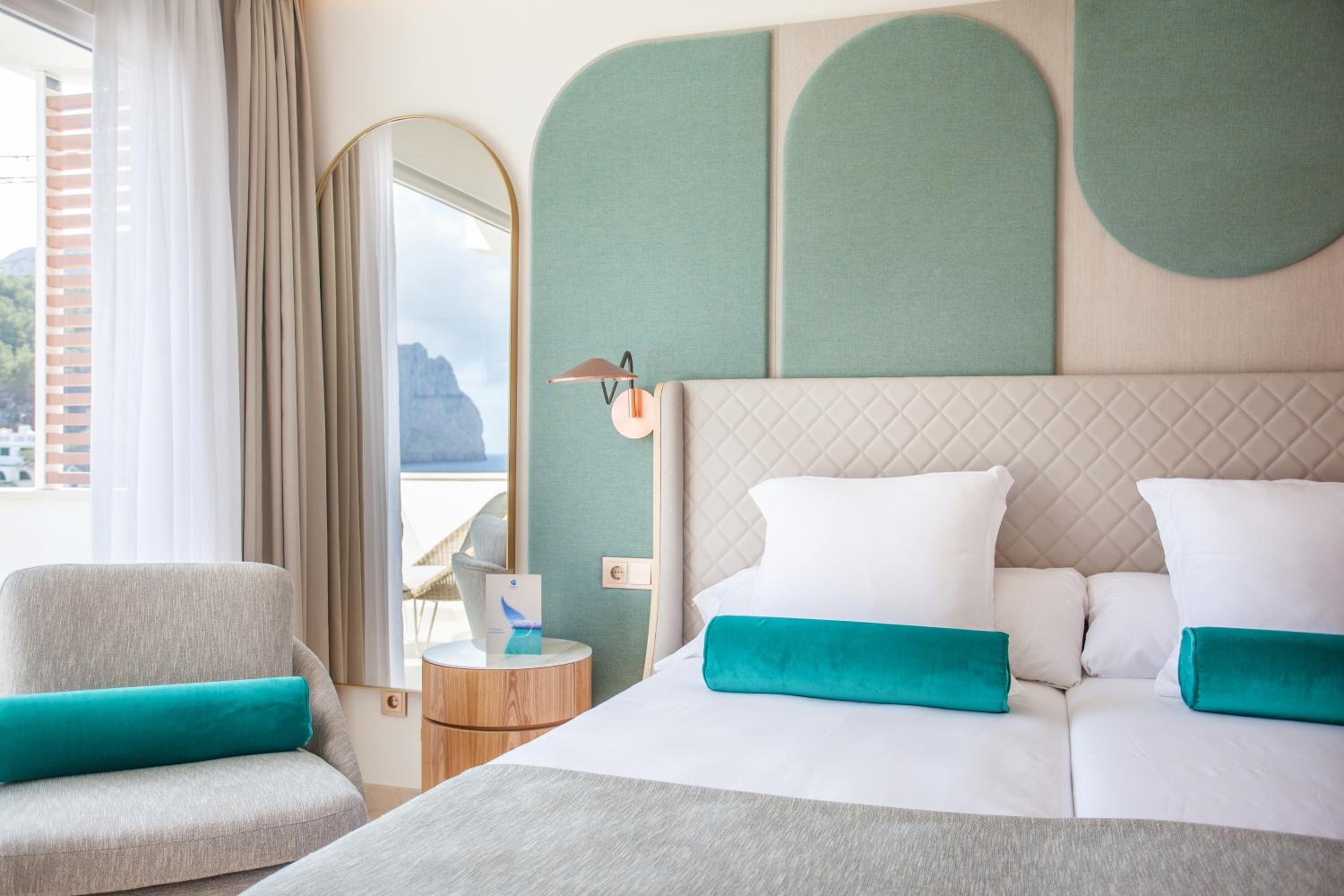 Double Room with Sea View (1 Adult)