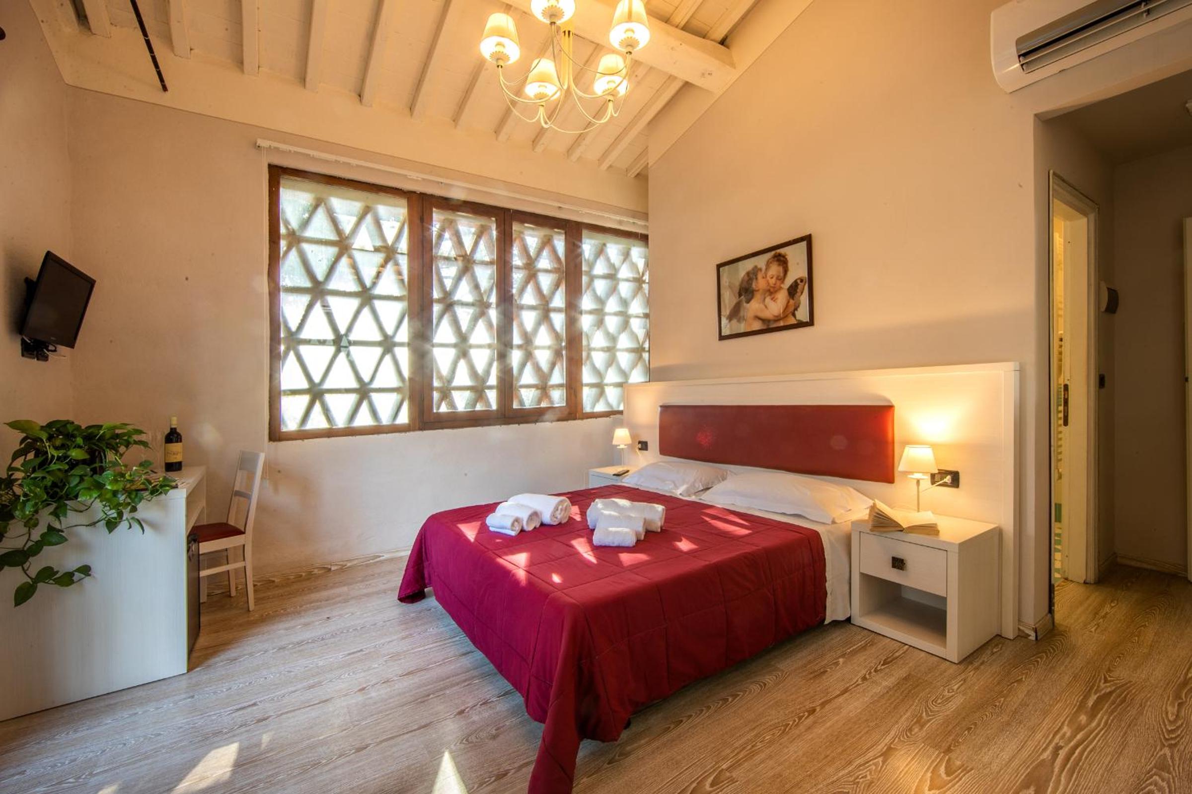 Double Room - Photo 2