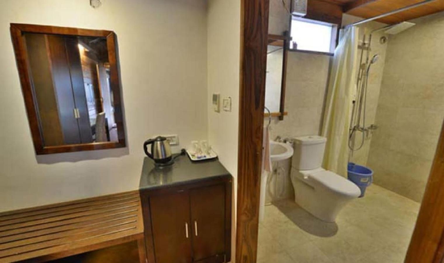 Double Room with Pool View photo 3