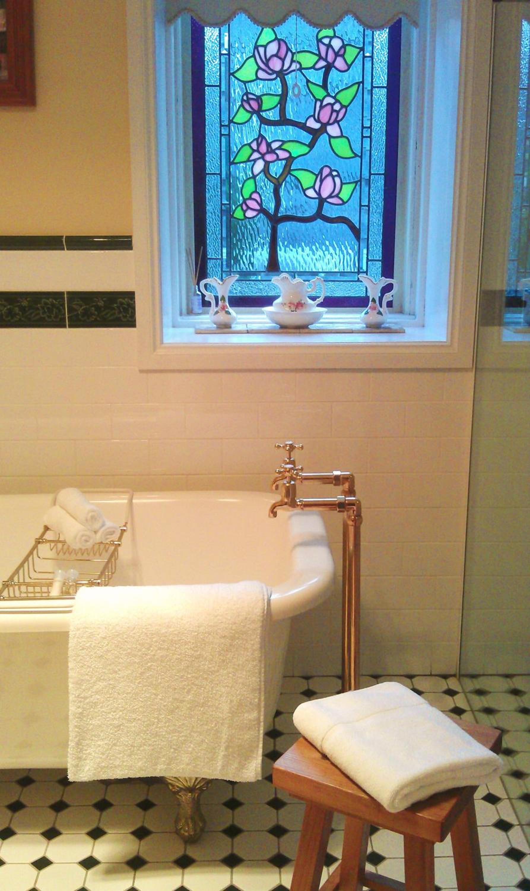 Queen Room with Kitchen photo 2