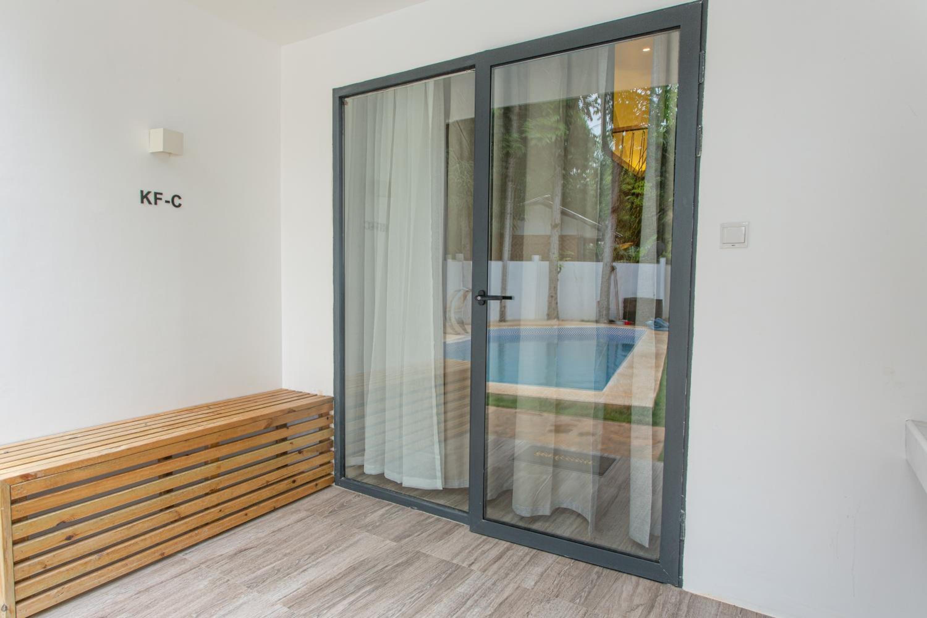 One-Bedroom Apartment - Photo 28