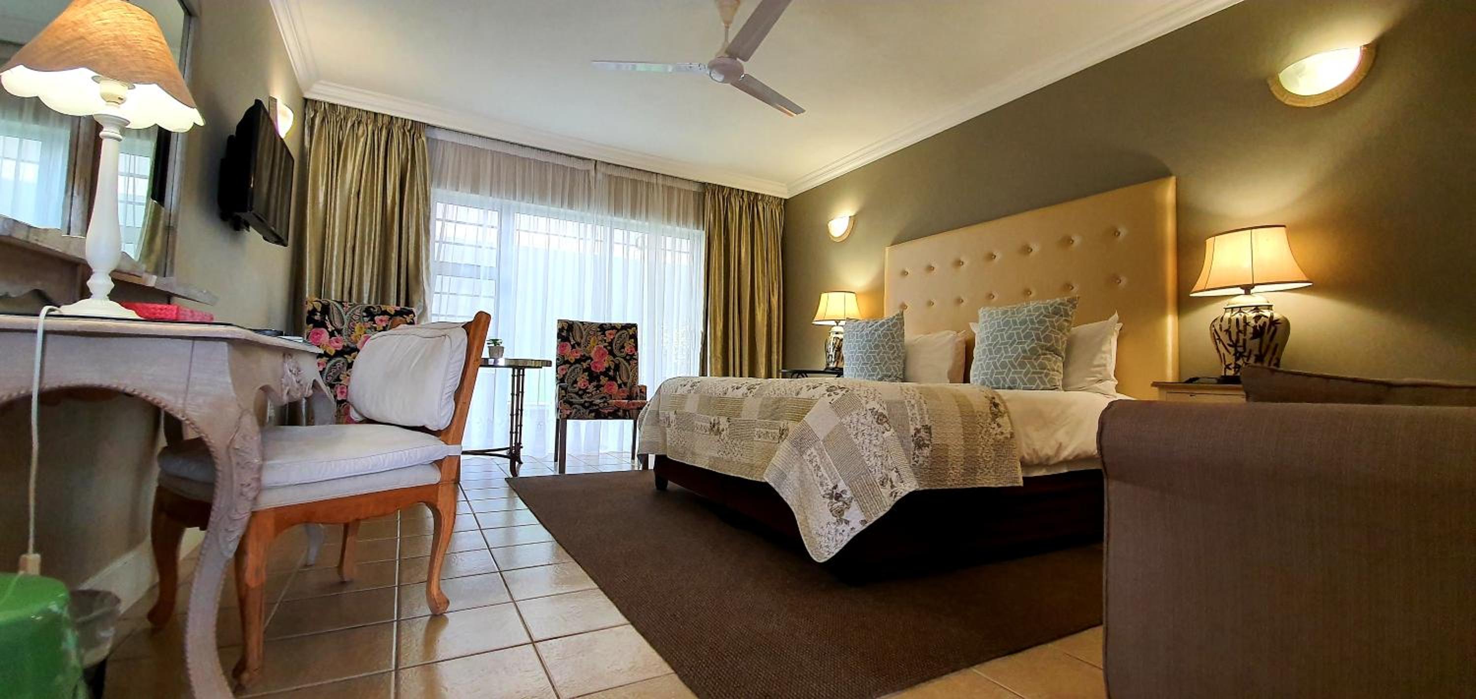 Double or Twin Room with Balcony - Photo 15