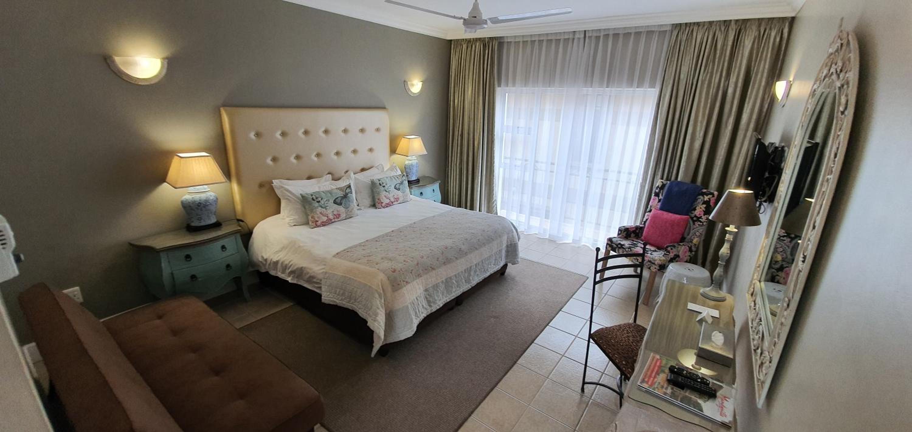 Family Room - Photo 4