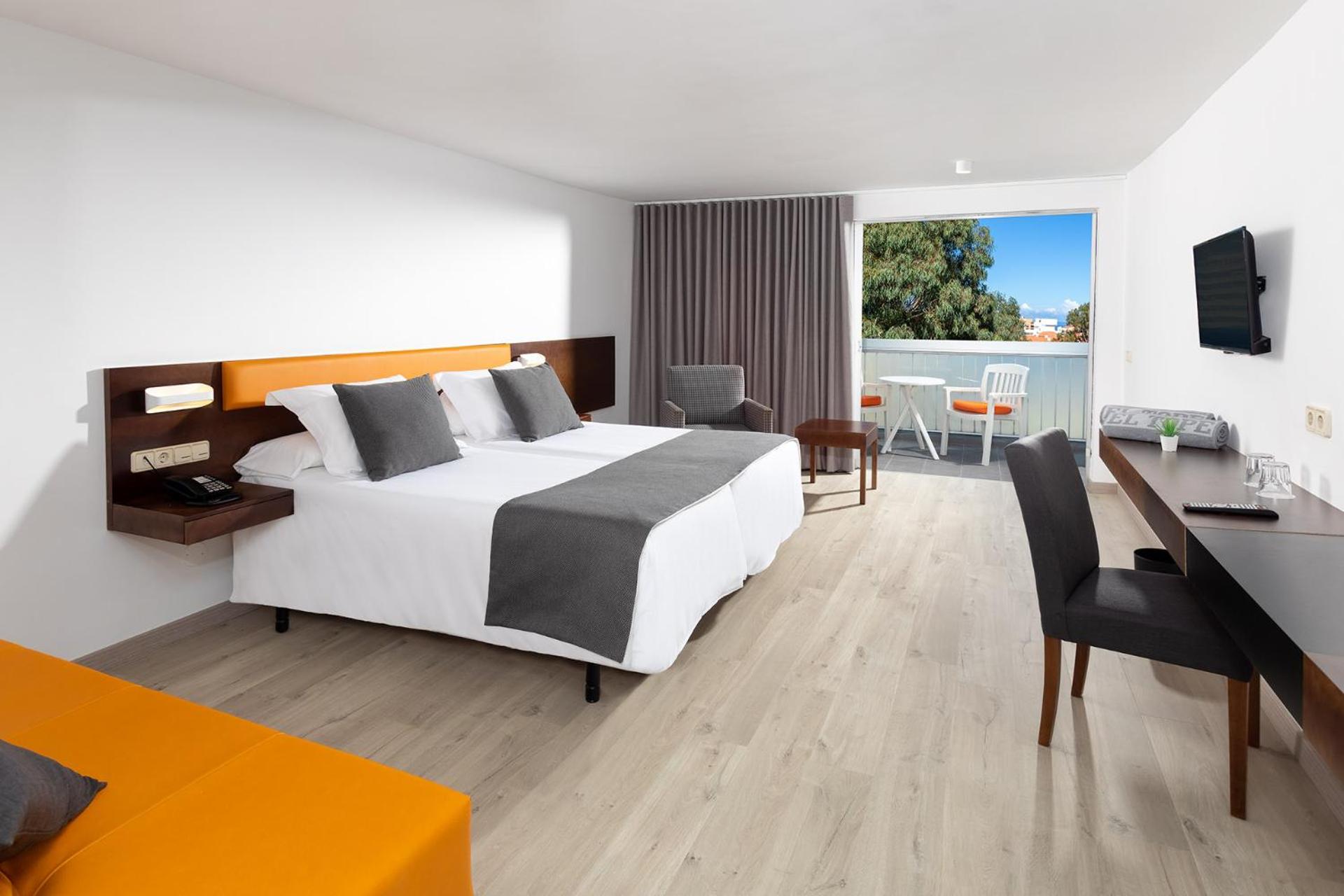 Habitación familiar con balcón