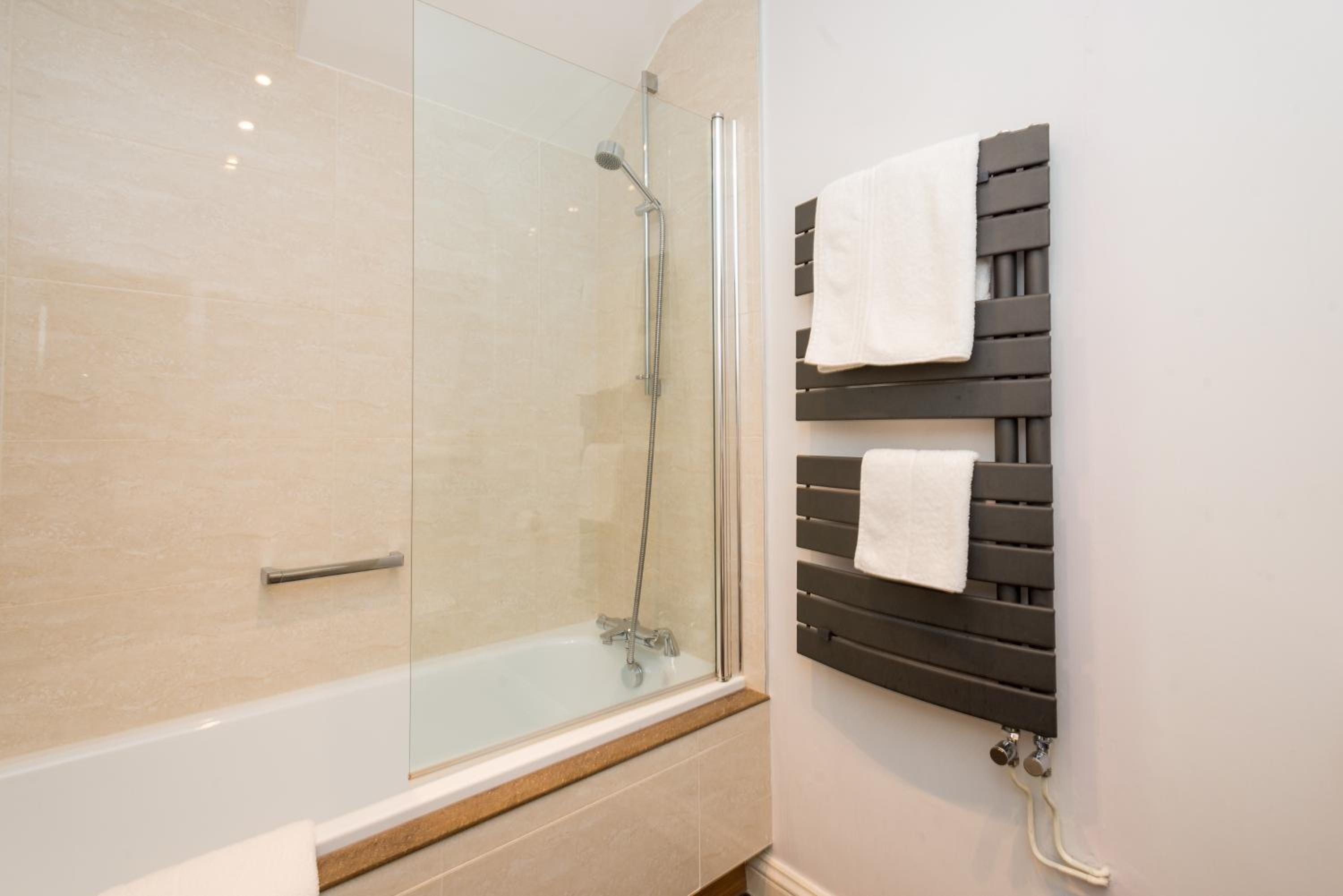 Family Room with Bathroom - Photo 4