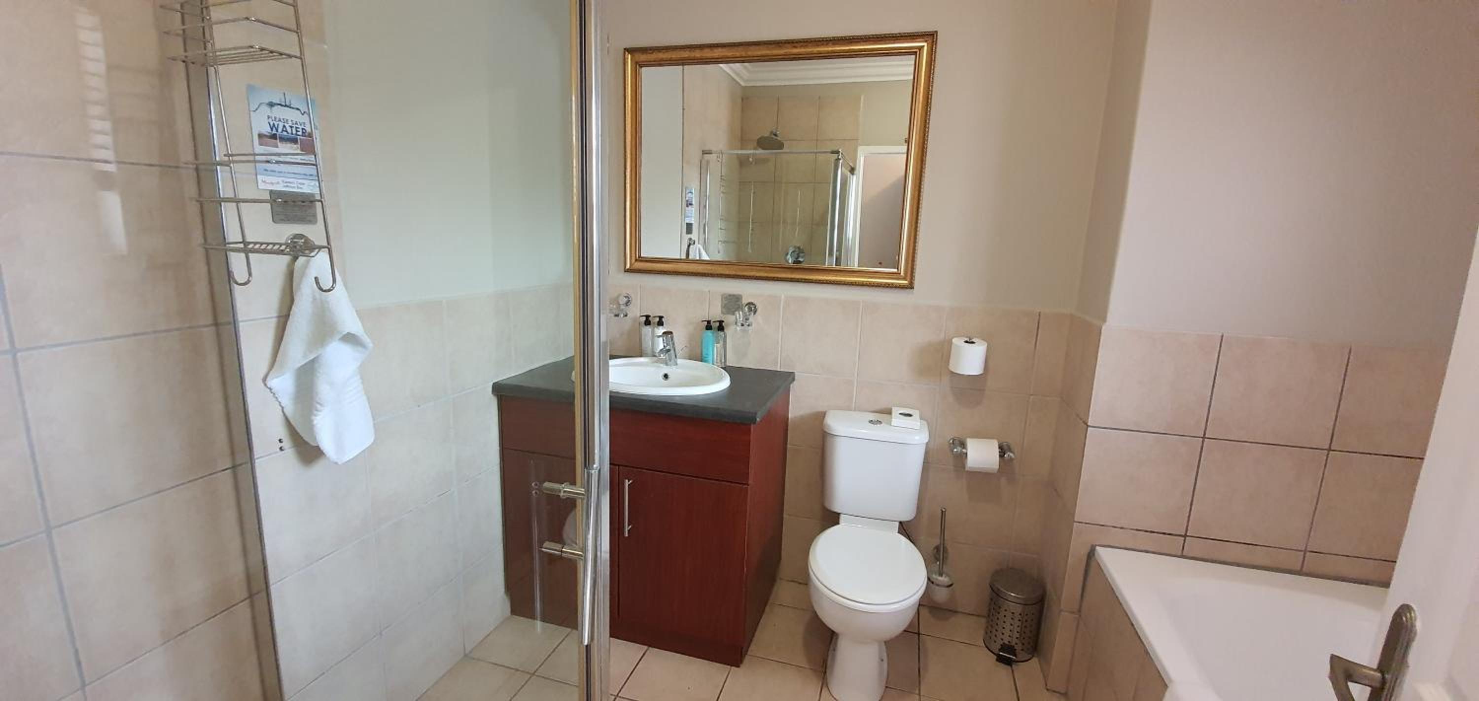 Double or Twin Room with Balcony - Photo 7