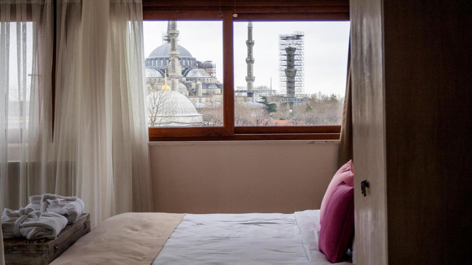 Double Room with Balcony and Sea View photo 3