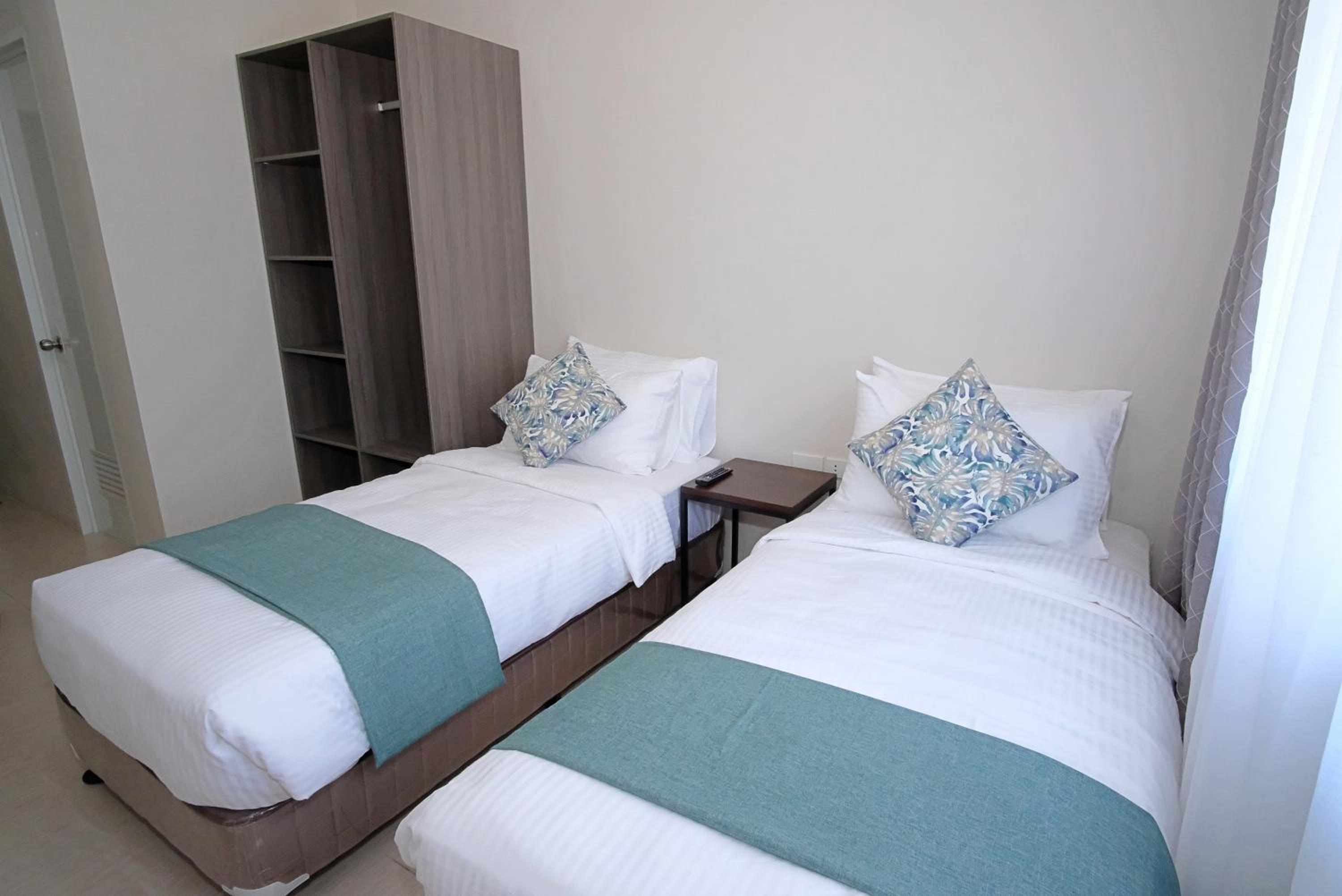 Standard Twin Room - Photo 3