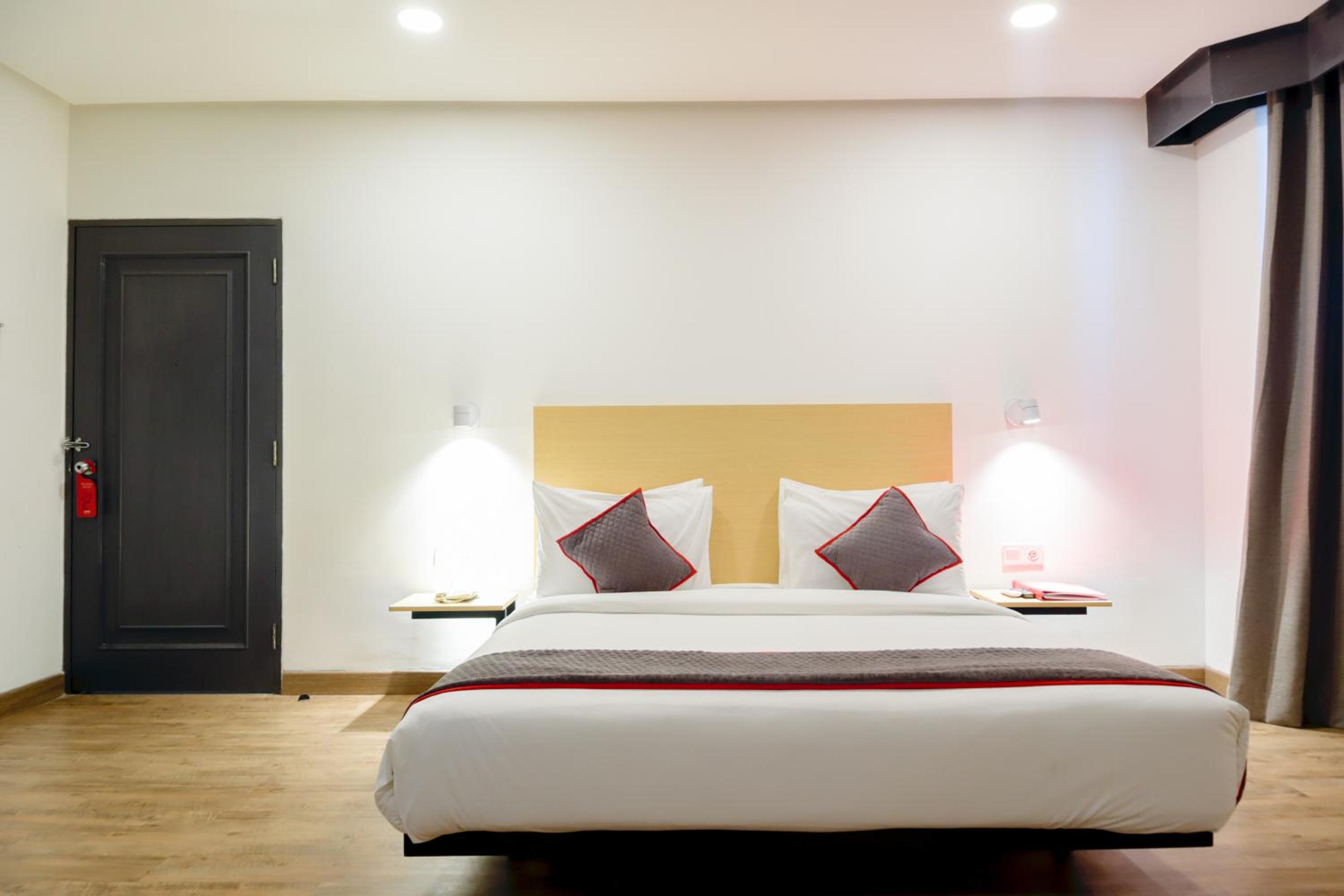 Deluxe Suite - Photo 5