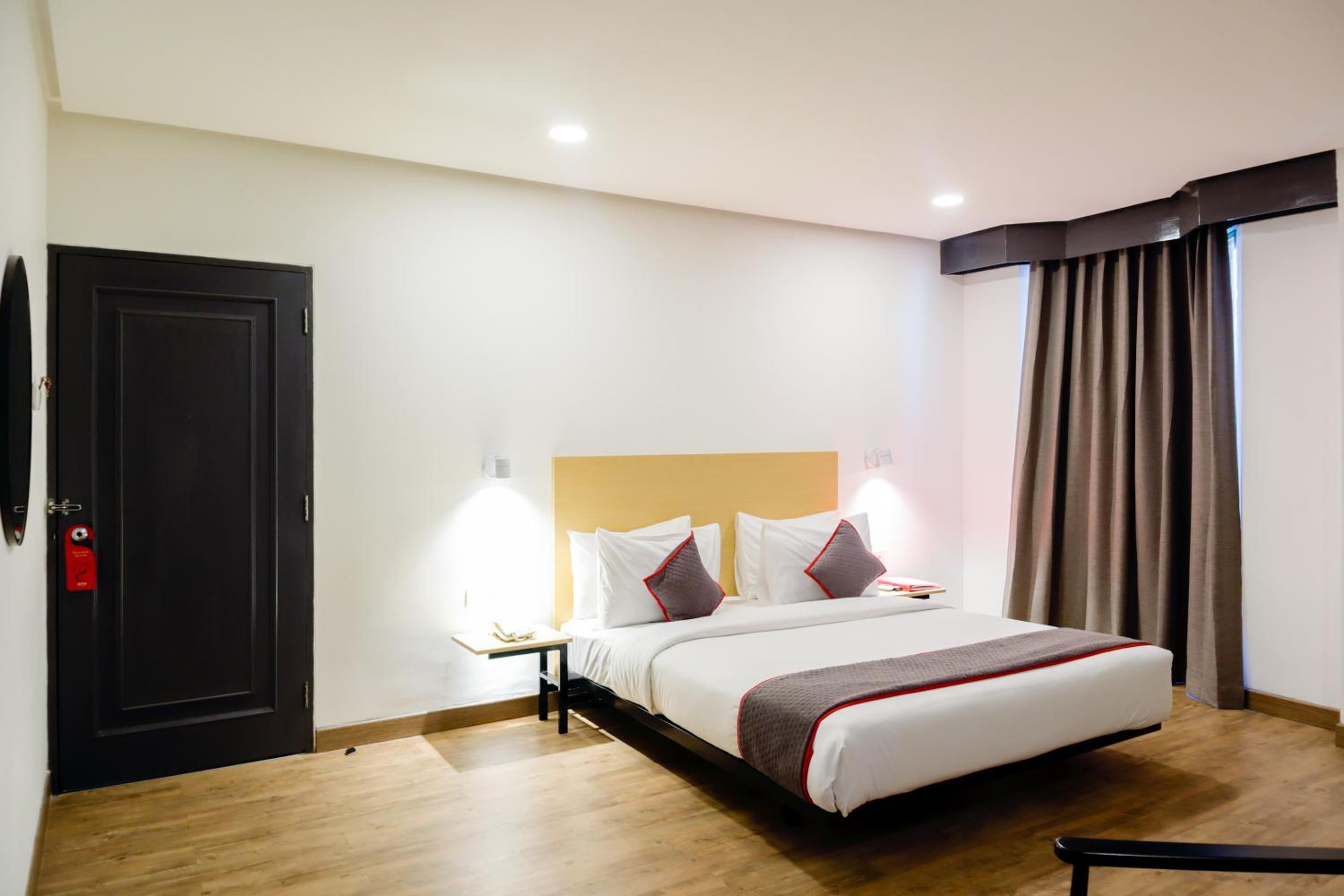 Deluxe Suite - Photo 3