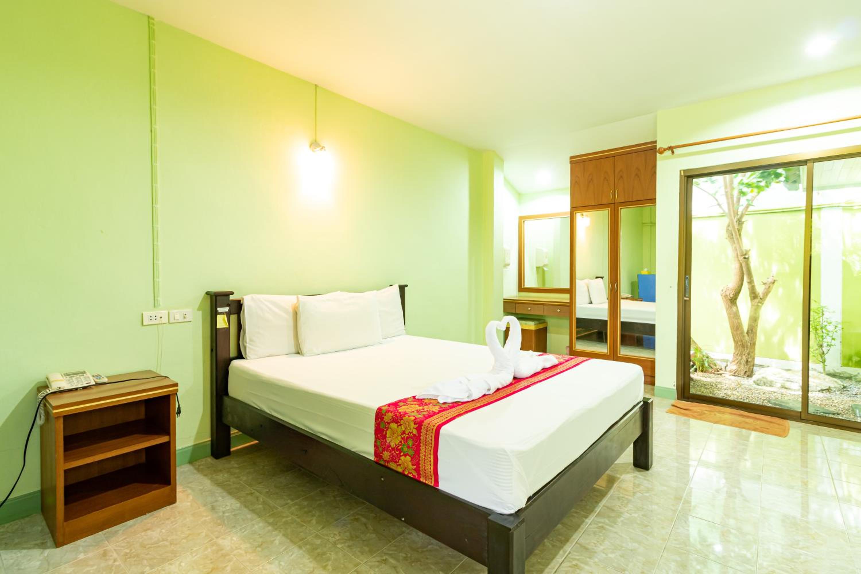 Double Room - Photo 8