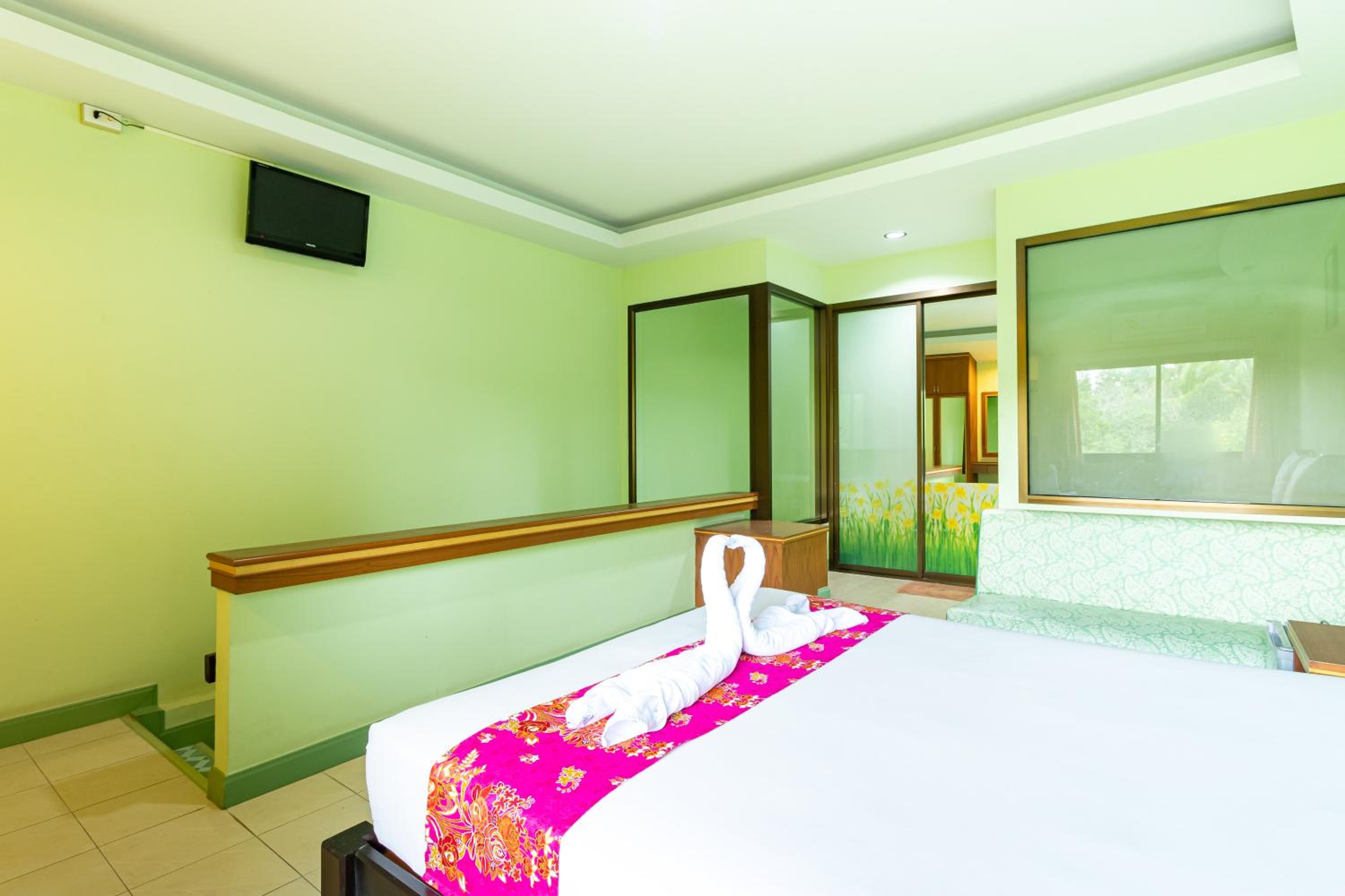 Standard Double Room - Photo 8