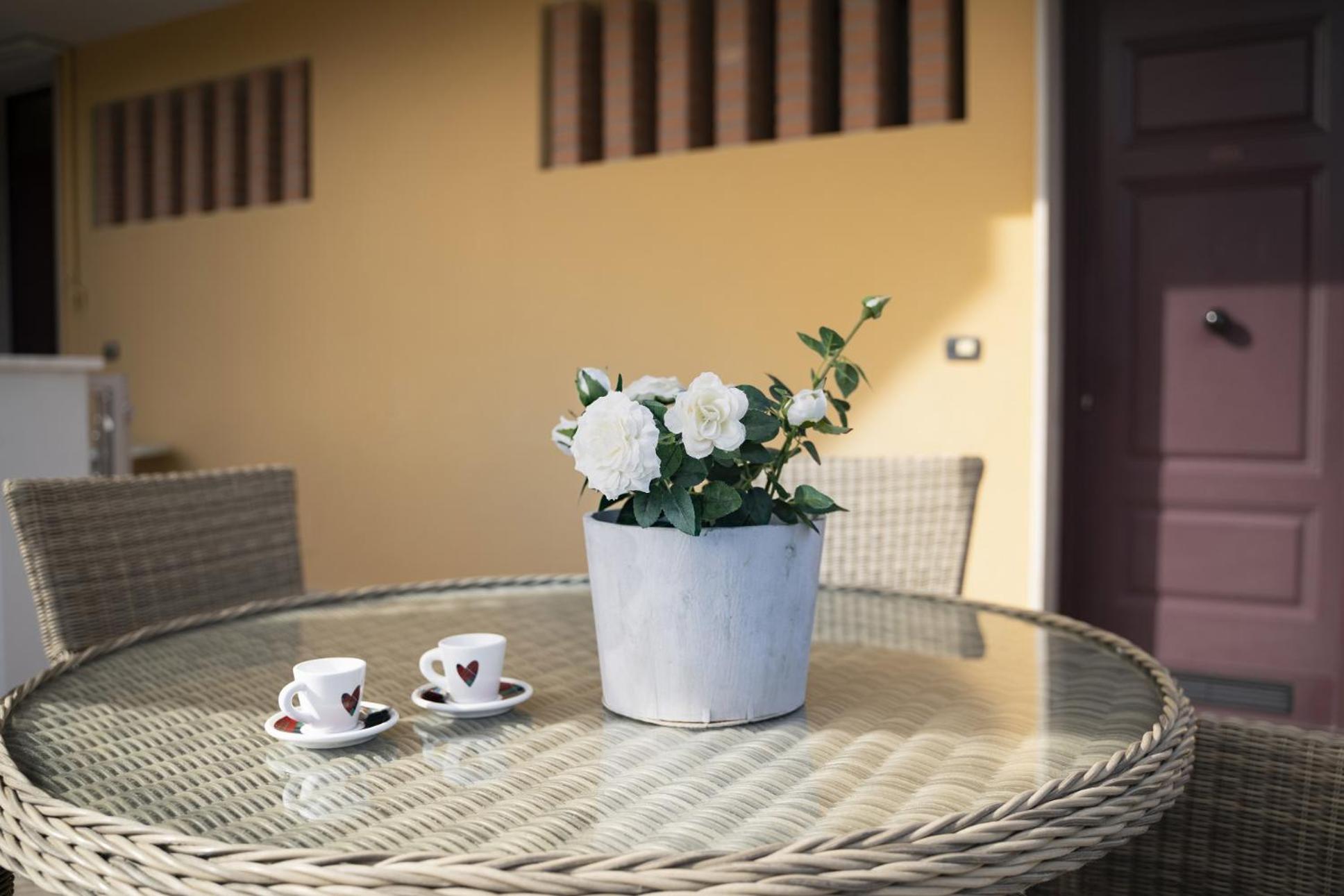 Apartment with Terrace - Photo 7
