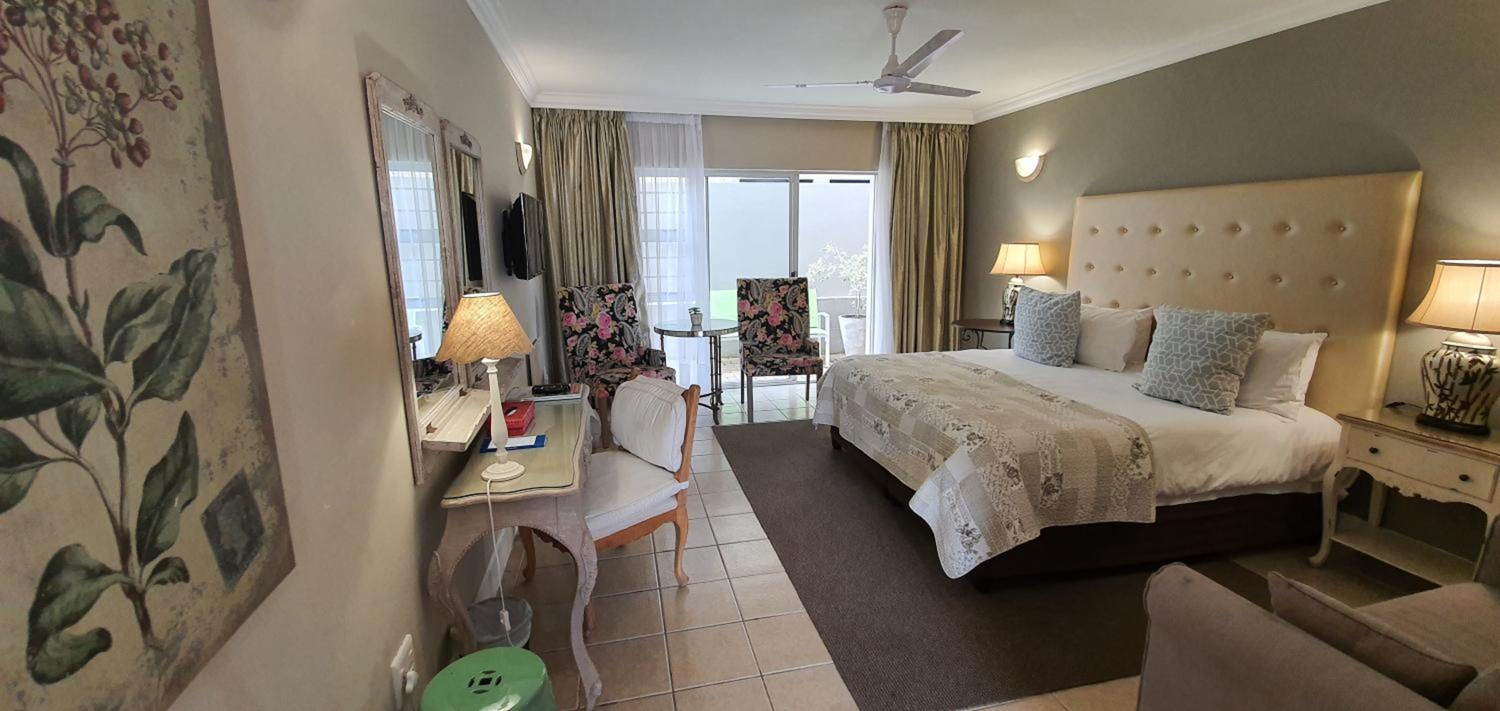 Double or Twin Room with Balcony - Photo 20