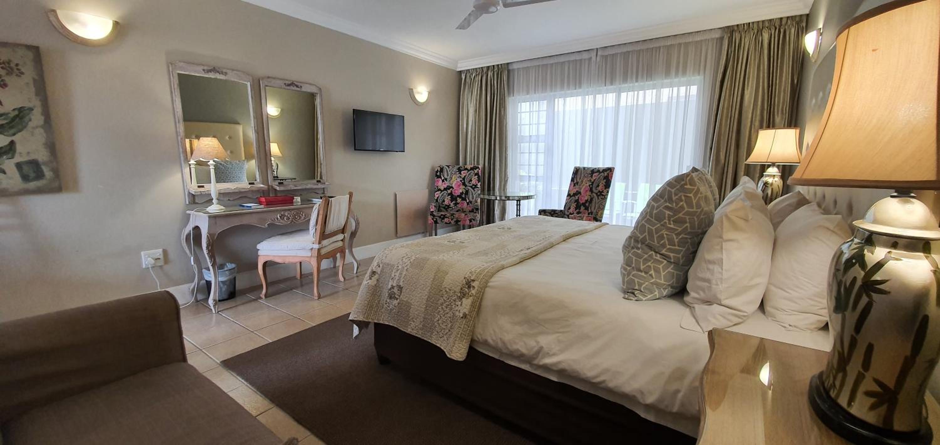Double or Twin Room with Balcony - Photo 21