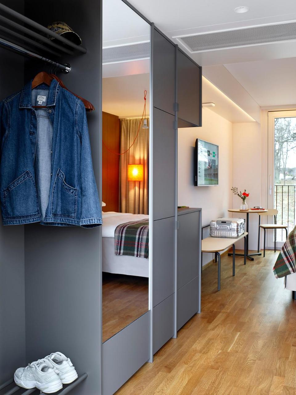 Standard Twin Room With Balcony - Pet Friendly/Non-Smoking