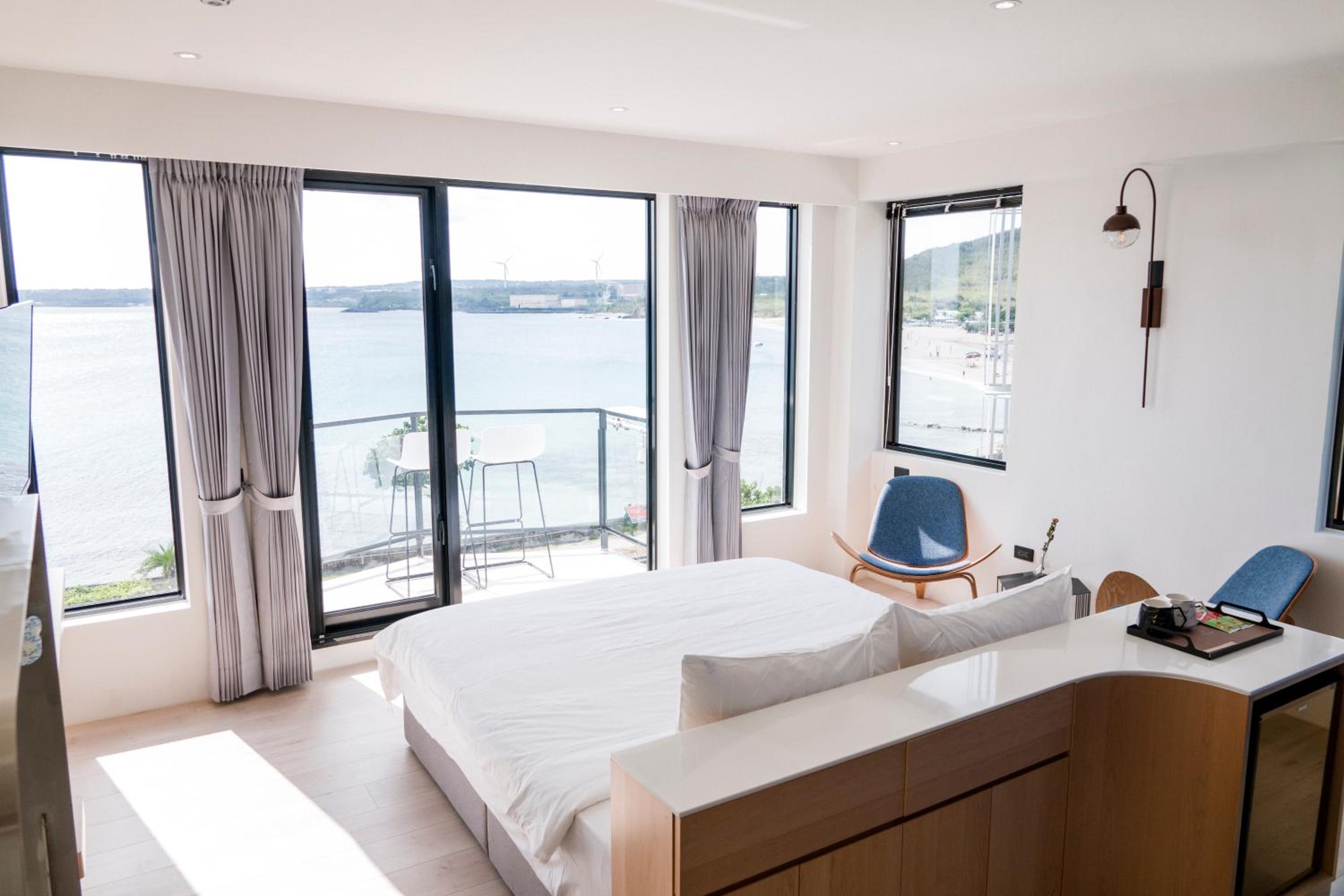 Double Room with Balcony and Sea View