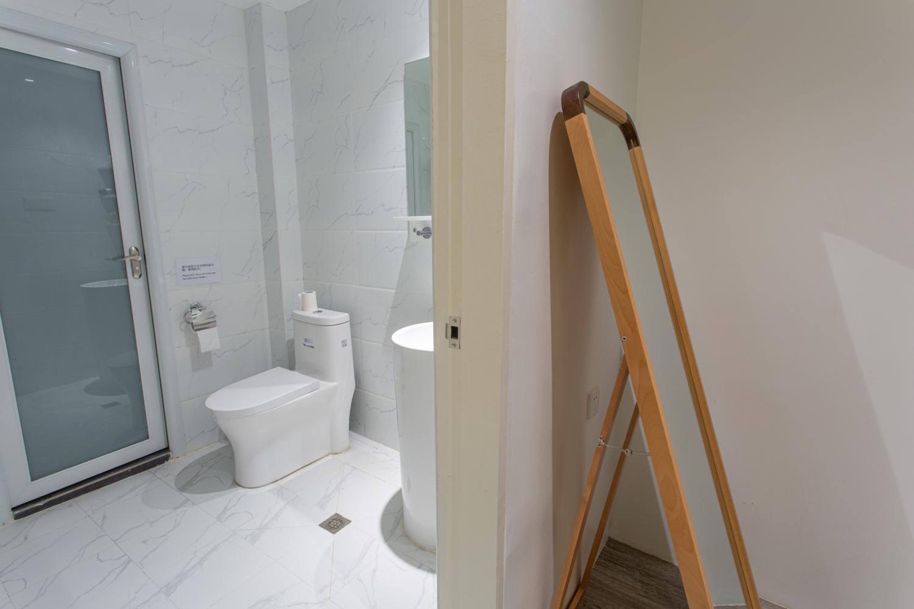 One-Bedroom Apartment - Photo 5