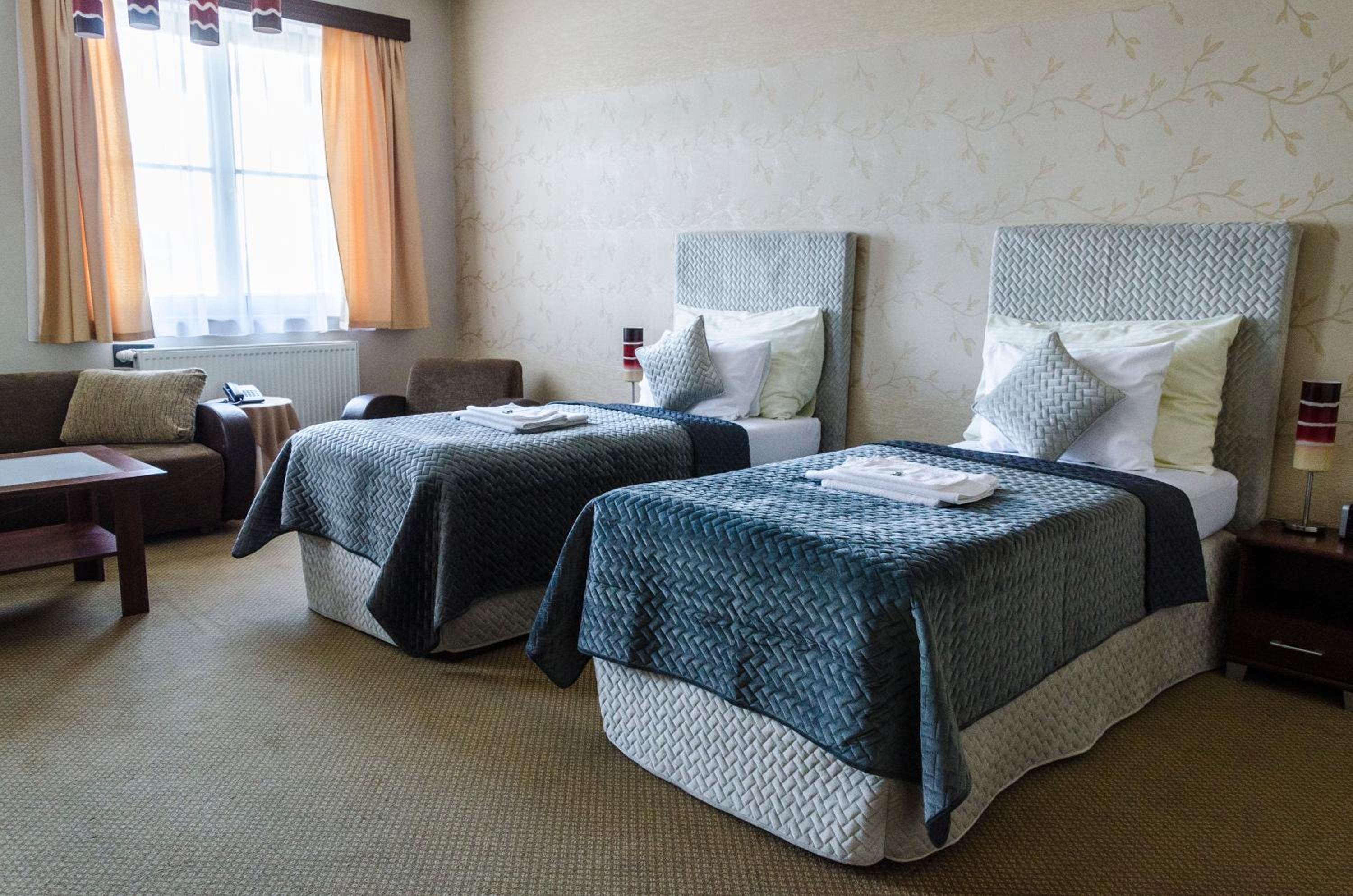 Suite - Photo 1