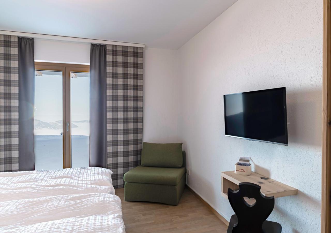 Double Room with Balcony (3 Adults) photo 2