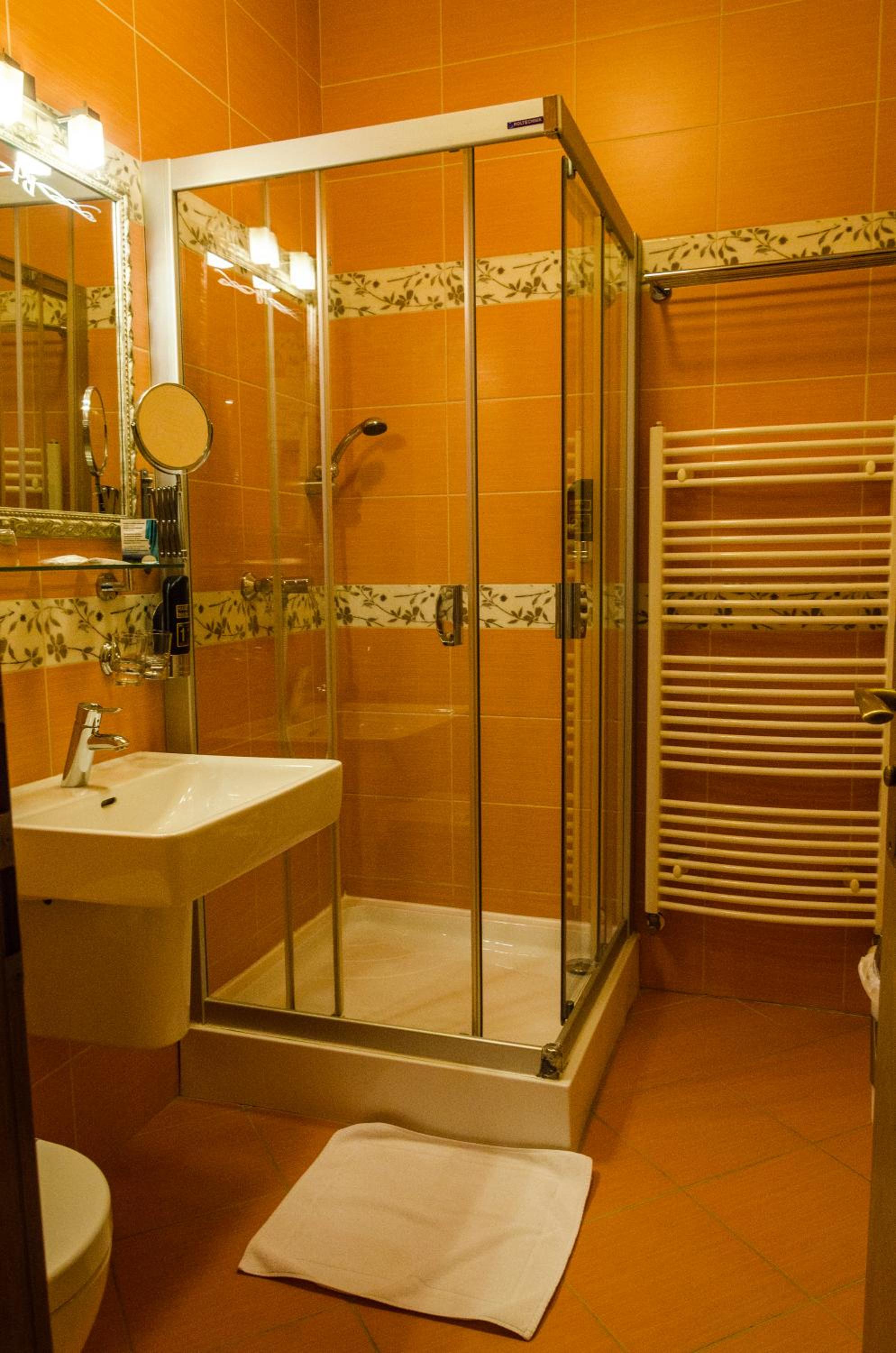Suite - Photo 5