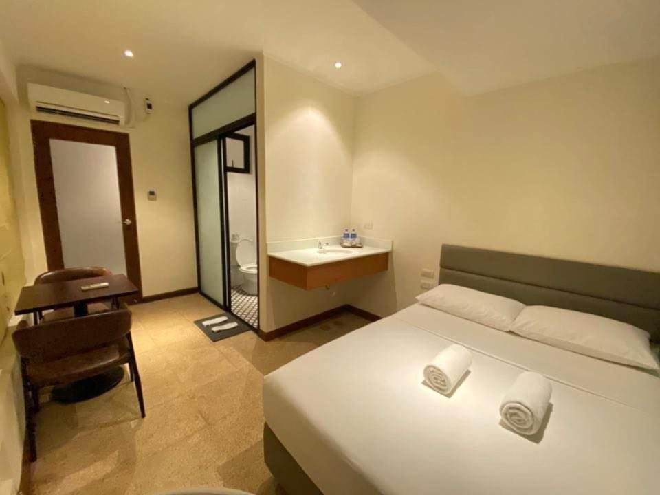 Standard Double Room - Photo 1