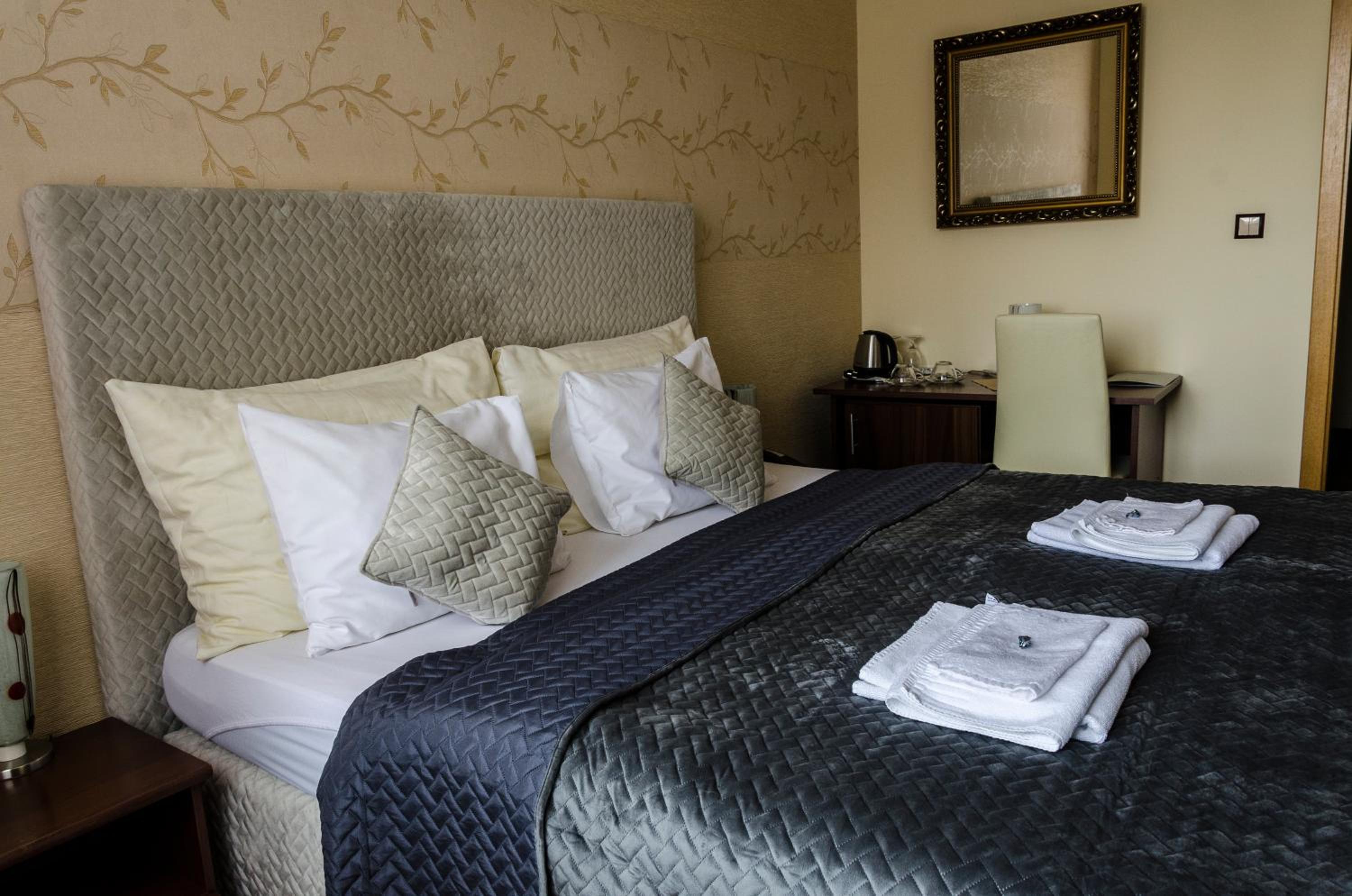 Double Room - Photo 5