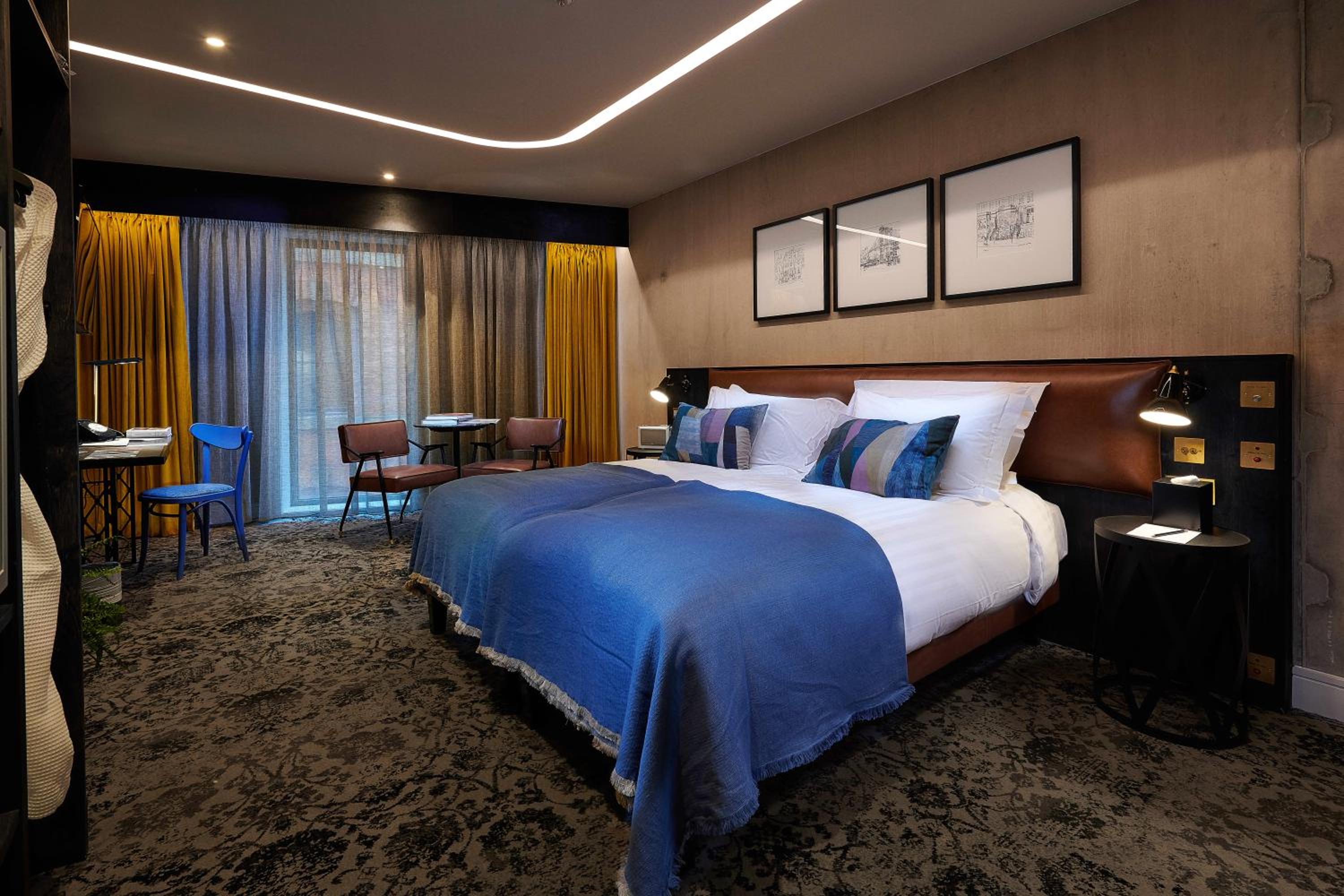 Standard King Room - Accessible - Photo 1