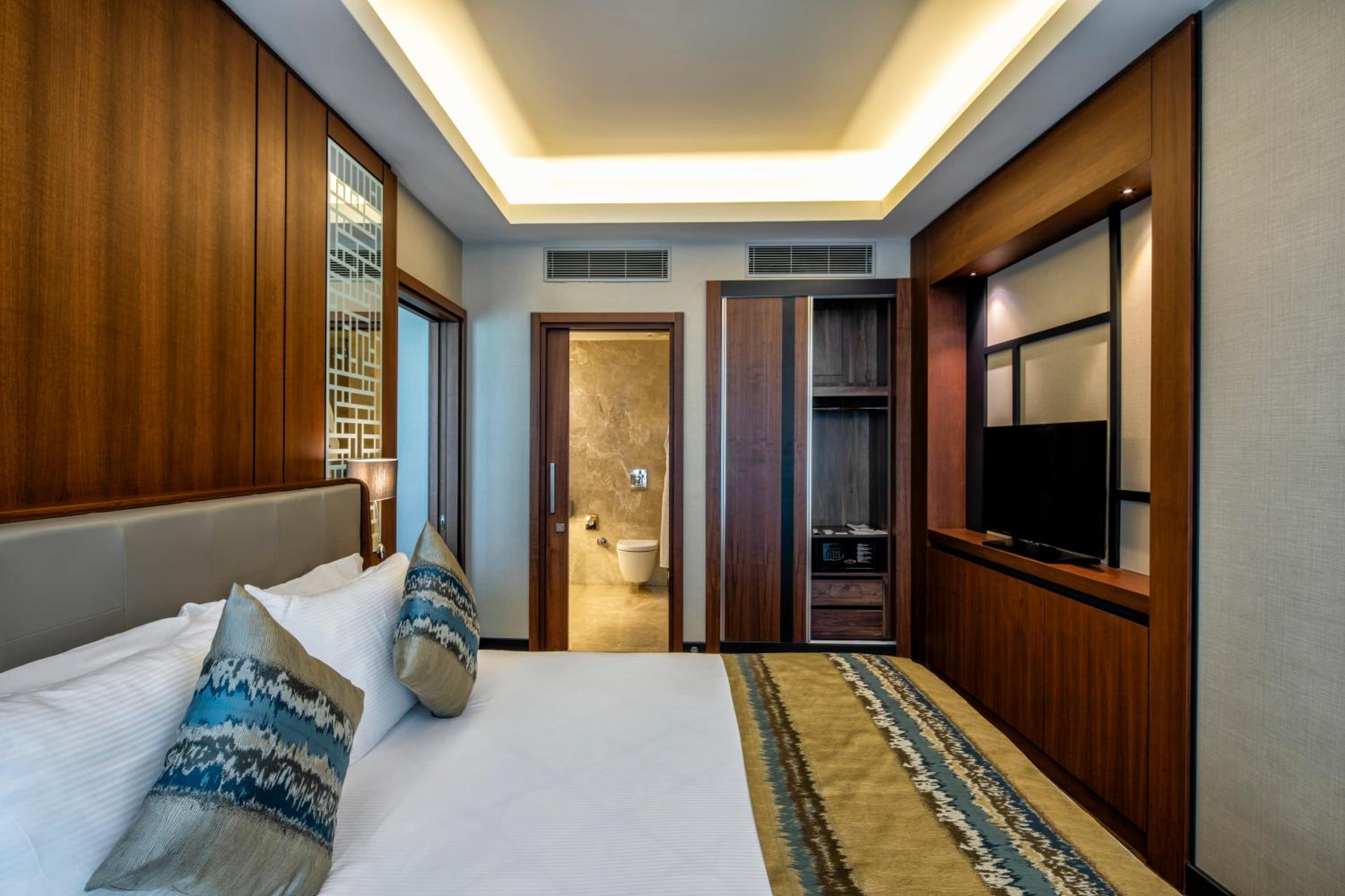 Standard Double Room with Atrium View