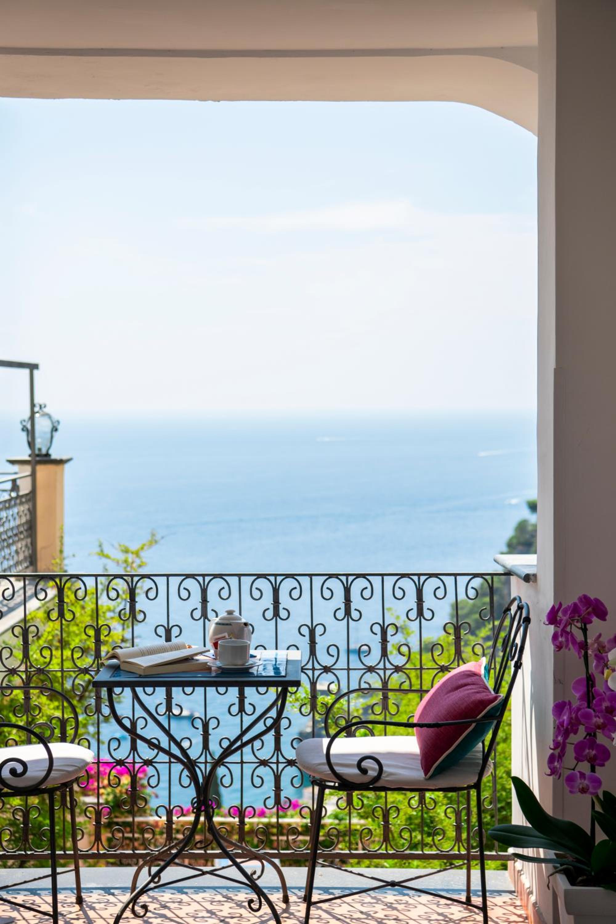 Double Room with Sea View - Photo 7