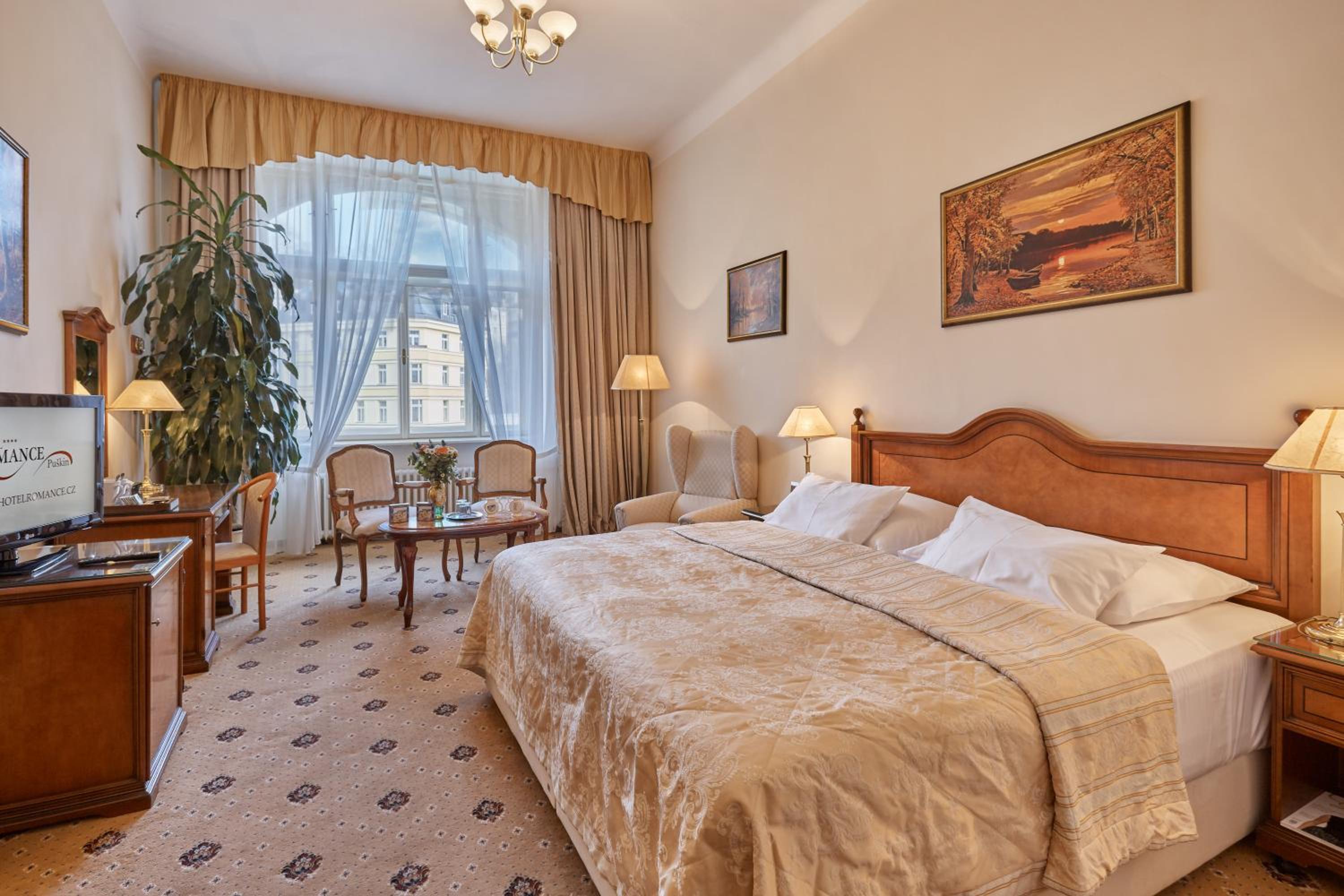 Exclusive Double Room with City View - Photo 1